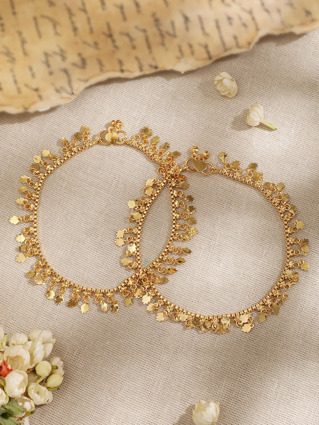 Gilded Splendor 22K Gold-Plated Linked Chain Anklet - A Statement of Glamour Gold