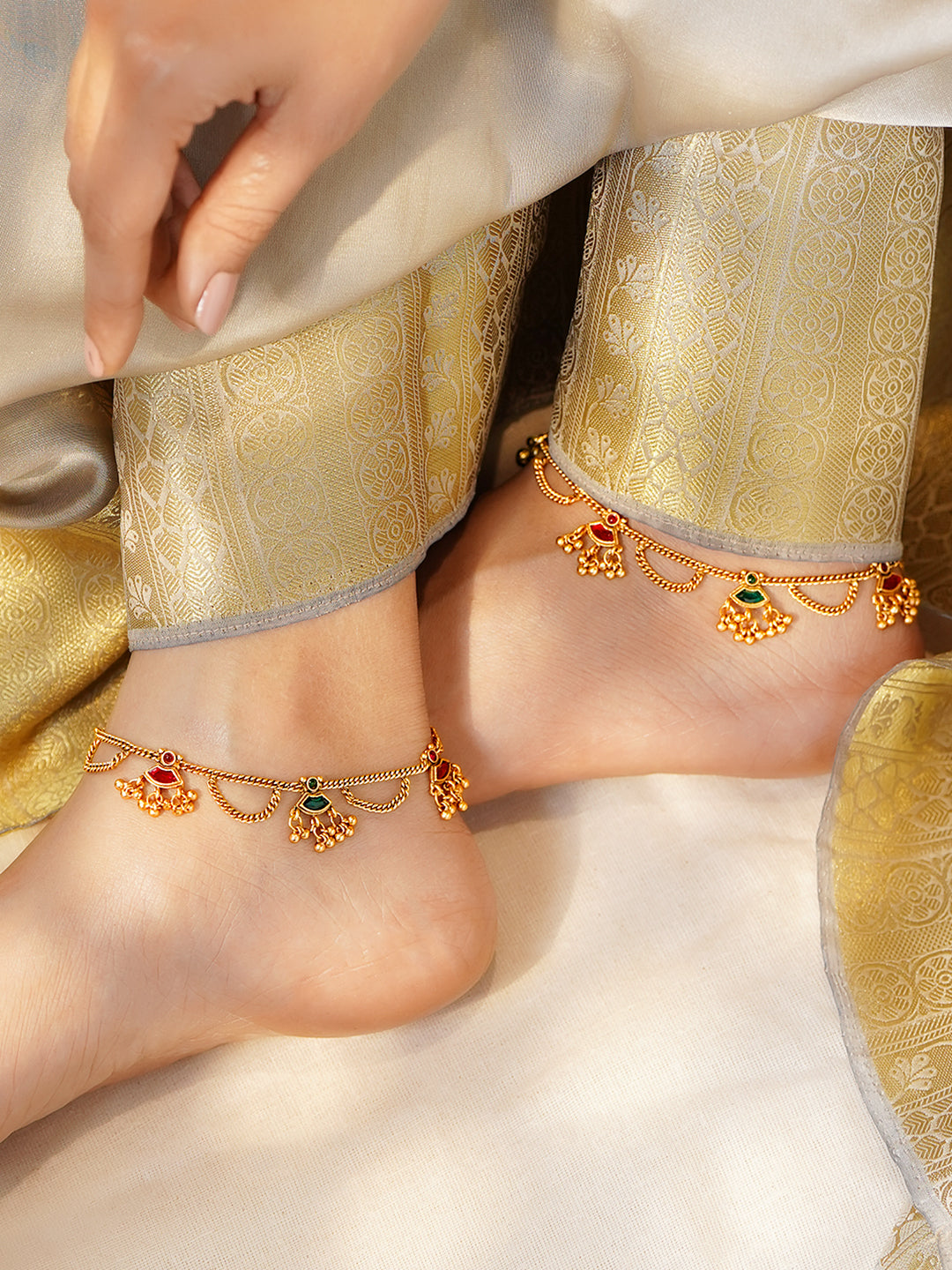 Traditionas in Hues Golden Anklets フリーサイズ