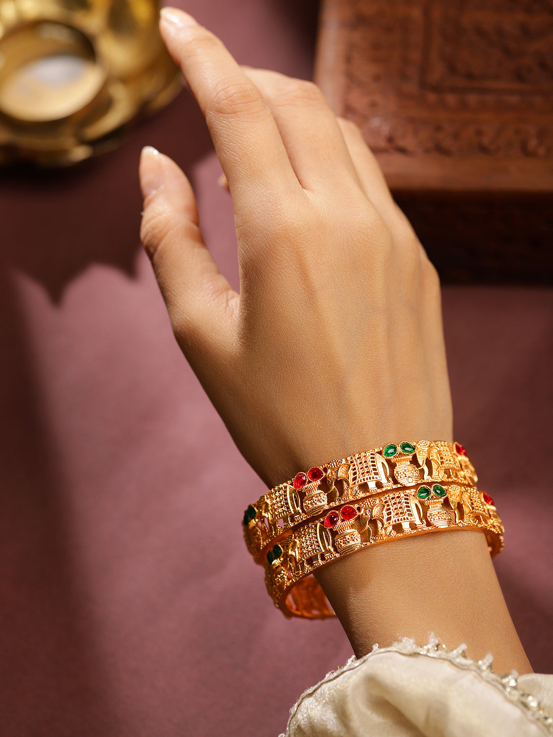 Gleaming Loops Kundan Bangles 2.6 - Medium