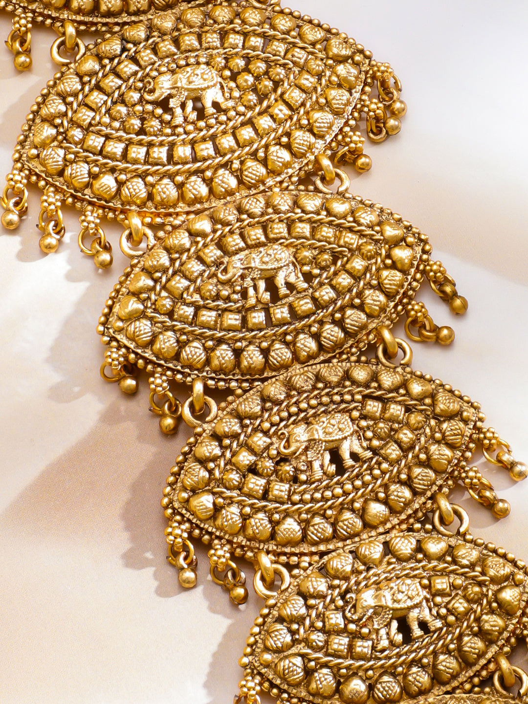 Gold Toned Hair Brooch With Elephant Motif フリーサイズ