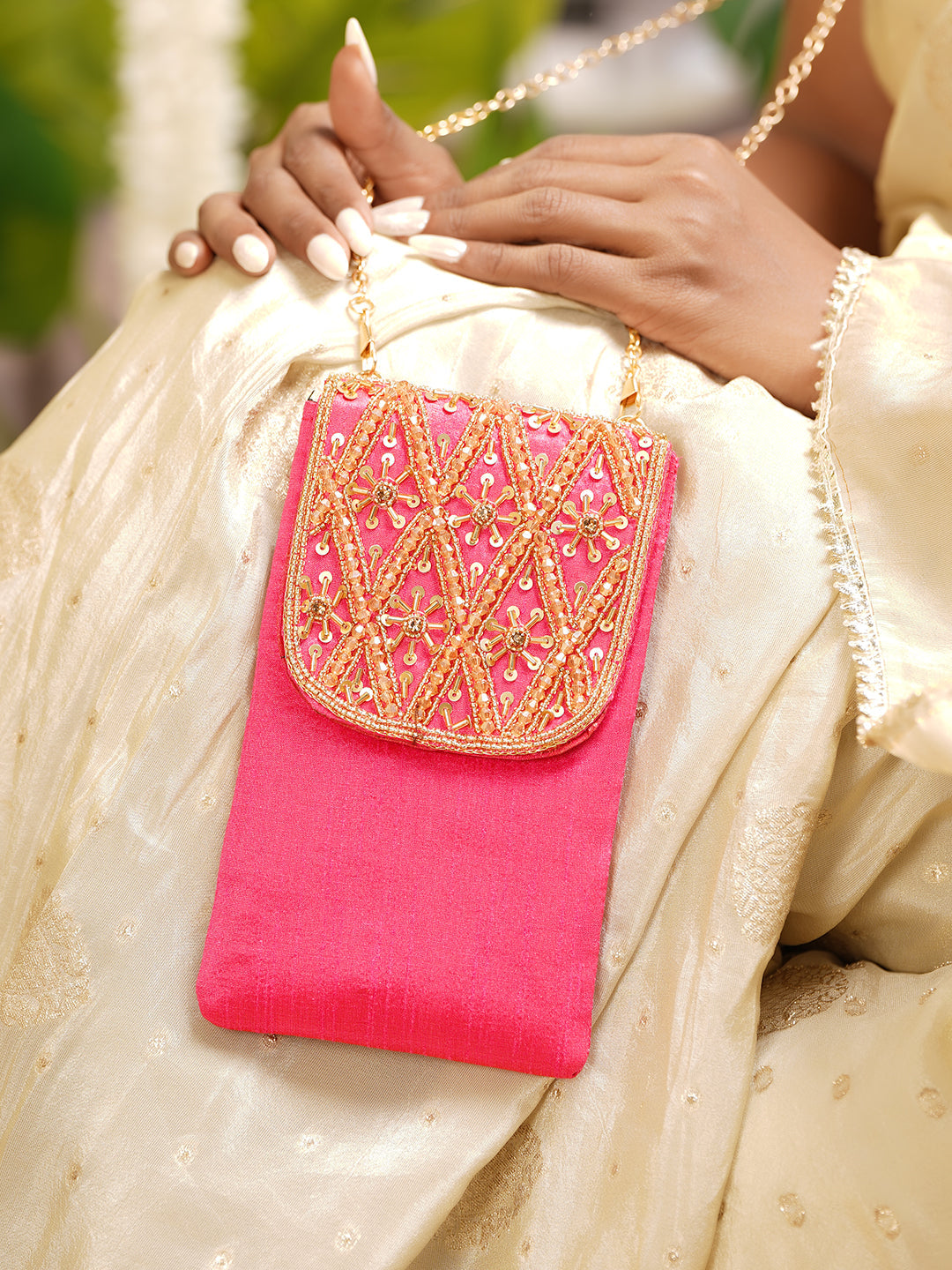 Hot Pink Embroidered Festive Mobile Sling Pouch フリーサイズ