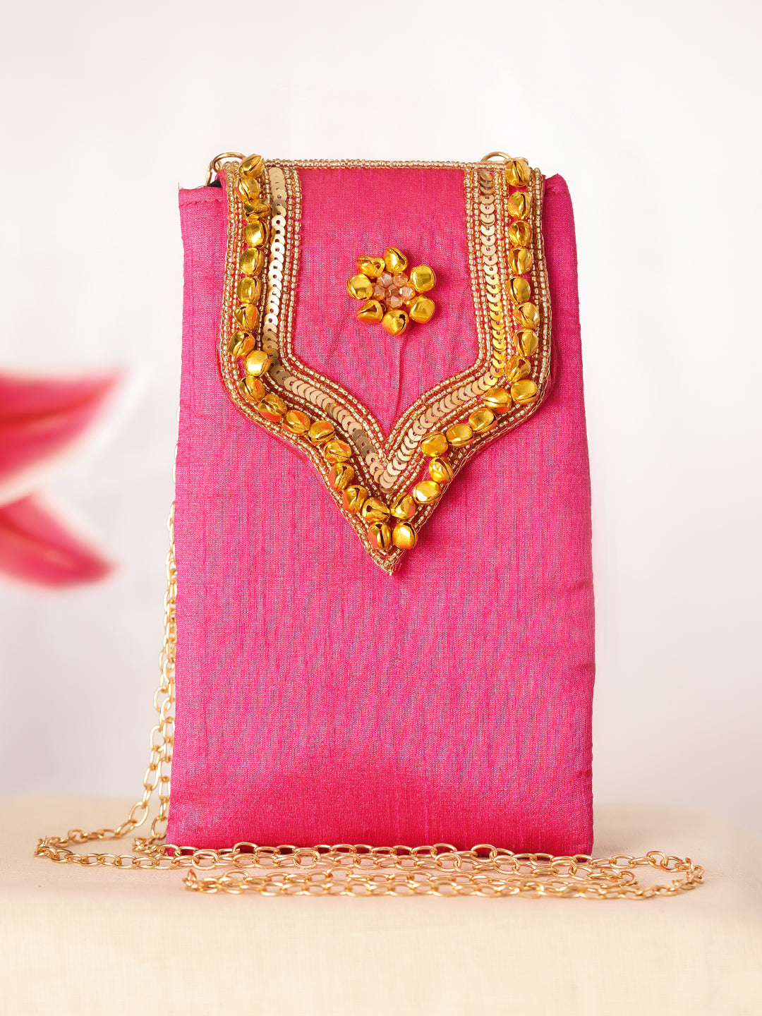 Gold Embellished Festive Statement Sling Bag フリーサイズ