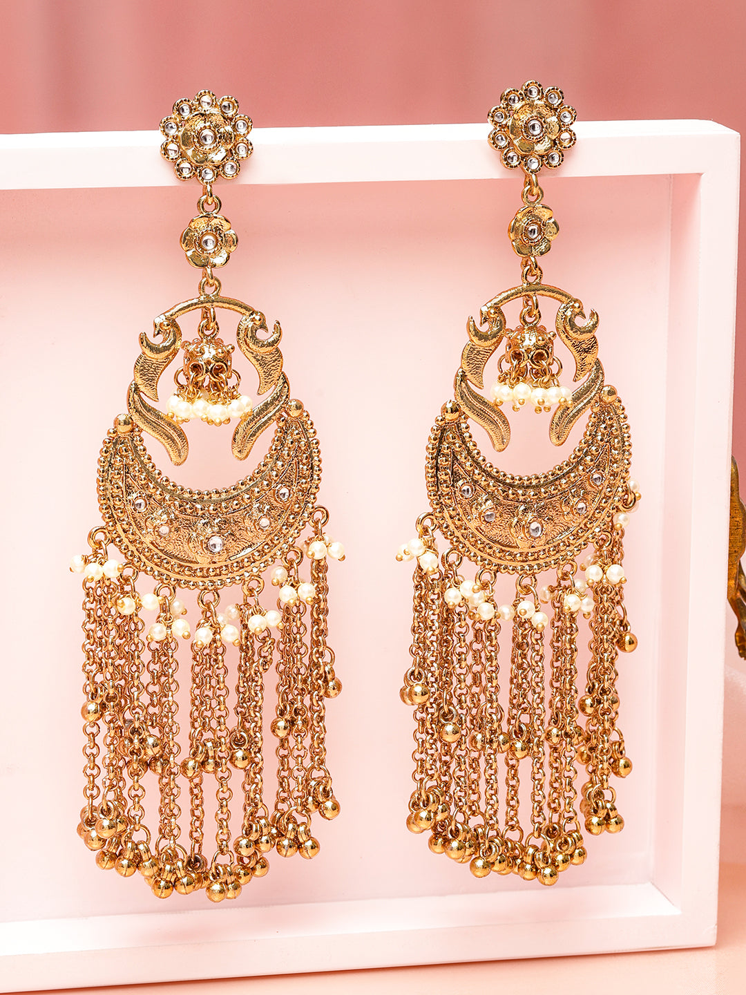 Tassel Dangler Earrings With Pearl & Gold Beads フリーサイズ