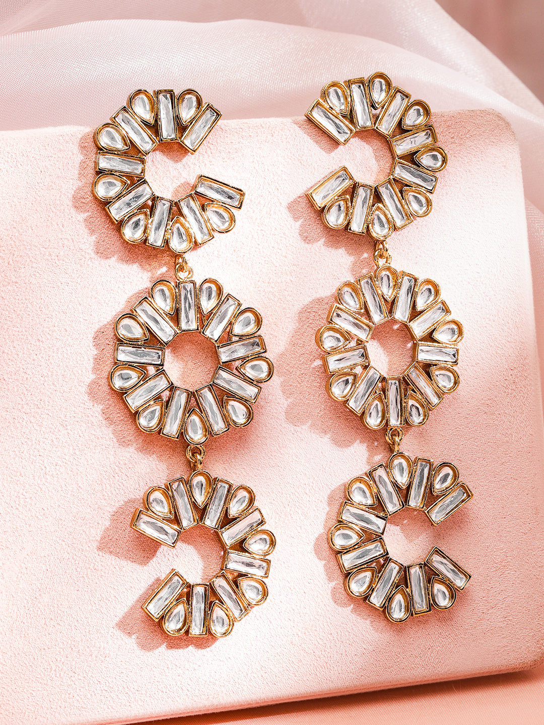 Shimmering Floral Crystal Danglers フリーサイズ