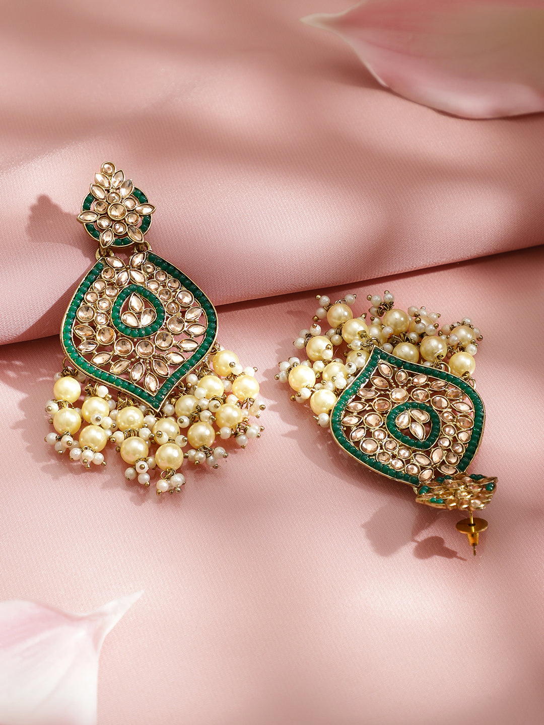 Festive Shine Pearls & Green Kundan Danglers フリーサイズ