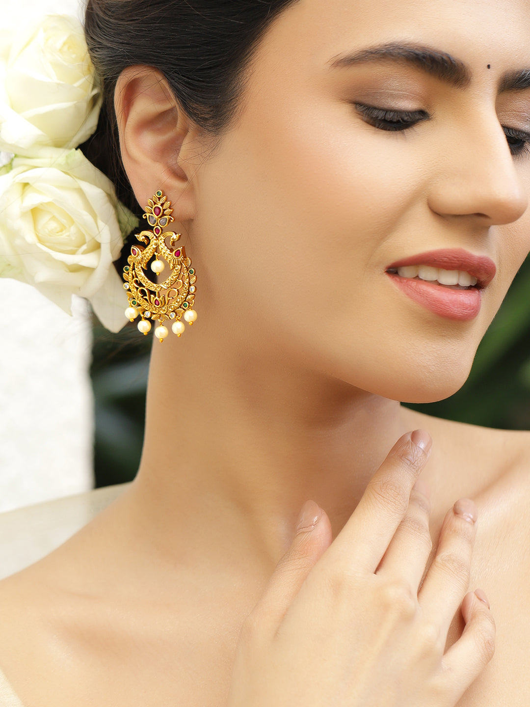 Multicolor Studded Pearl Drop Gold Dangler Earrings フリーサイズ