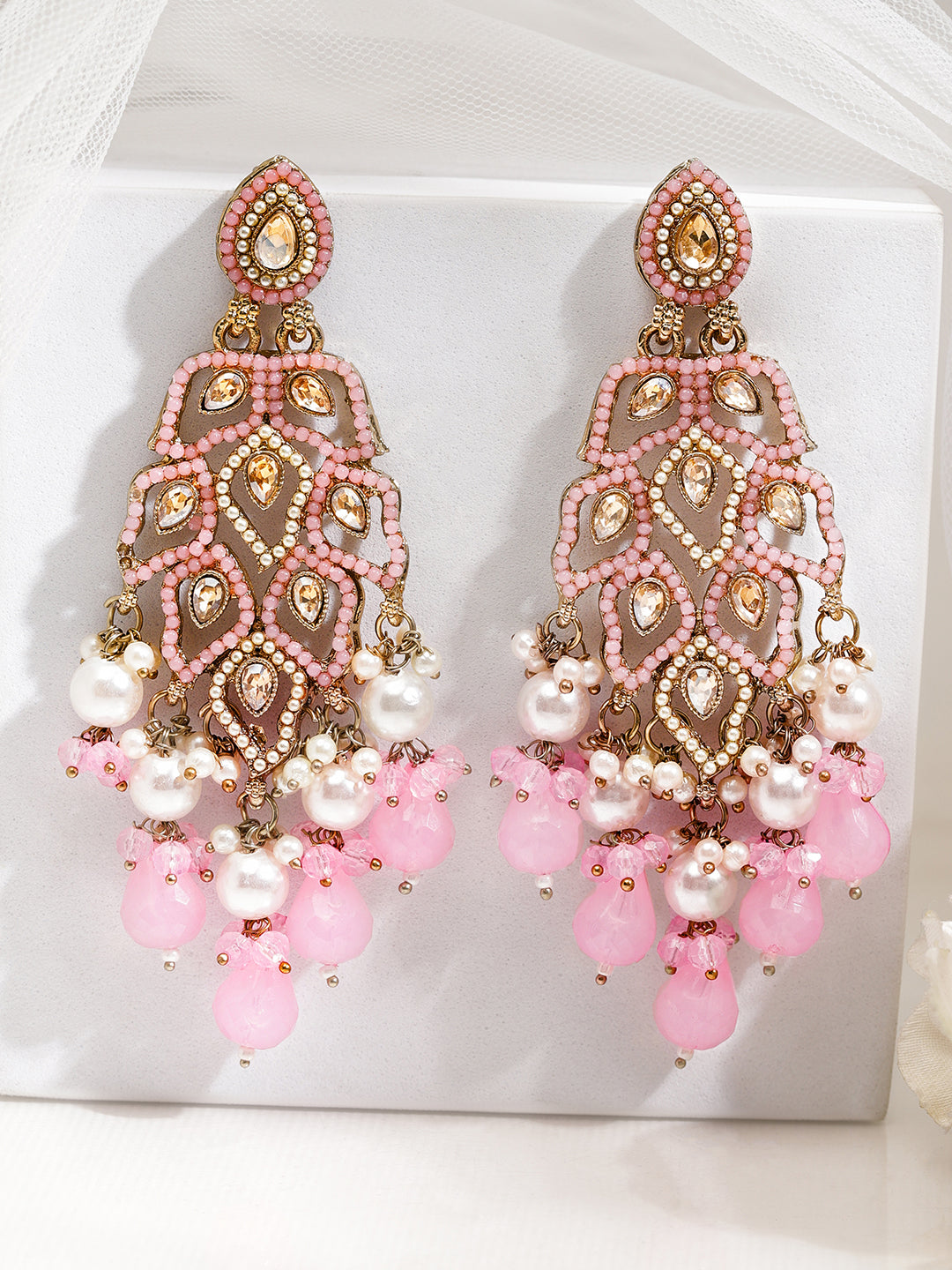 Heritage Charm Light Pink Danglers フリーサイズ