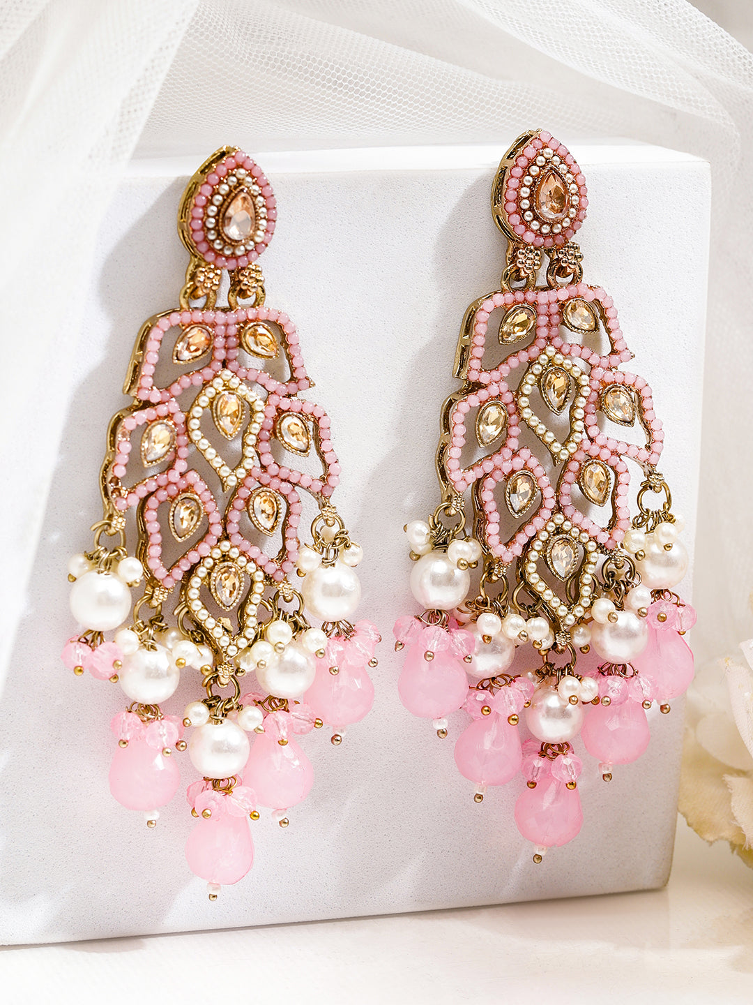 Heritage Charm Light Pink Danglers フリーサイズ