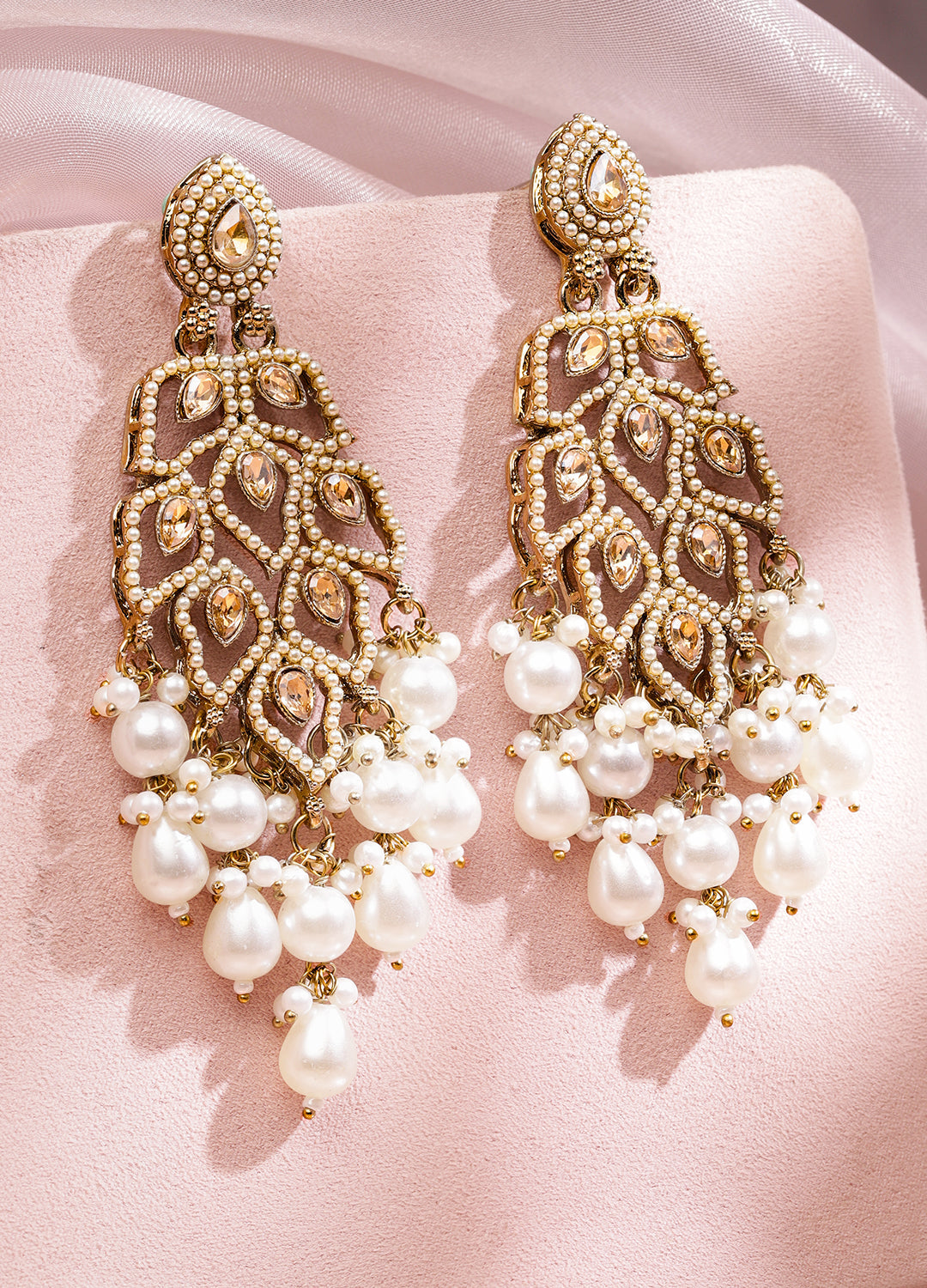 Golden Glow American Diamond Zirconia & Pearl Danglers フリーサイズ