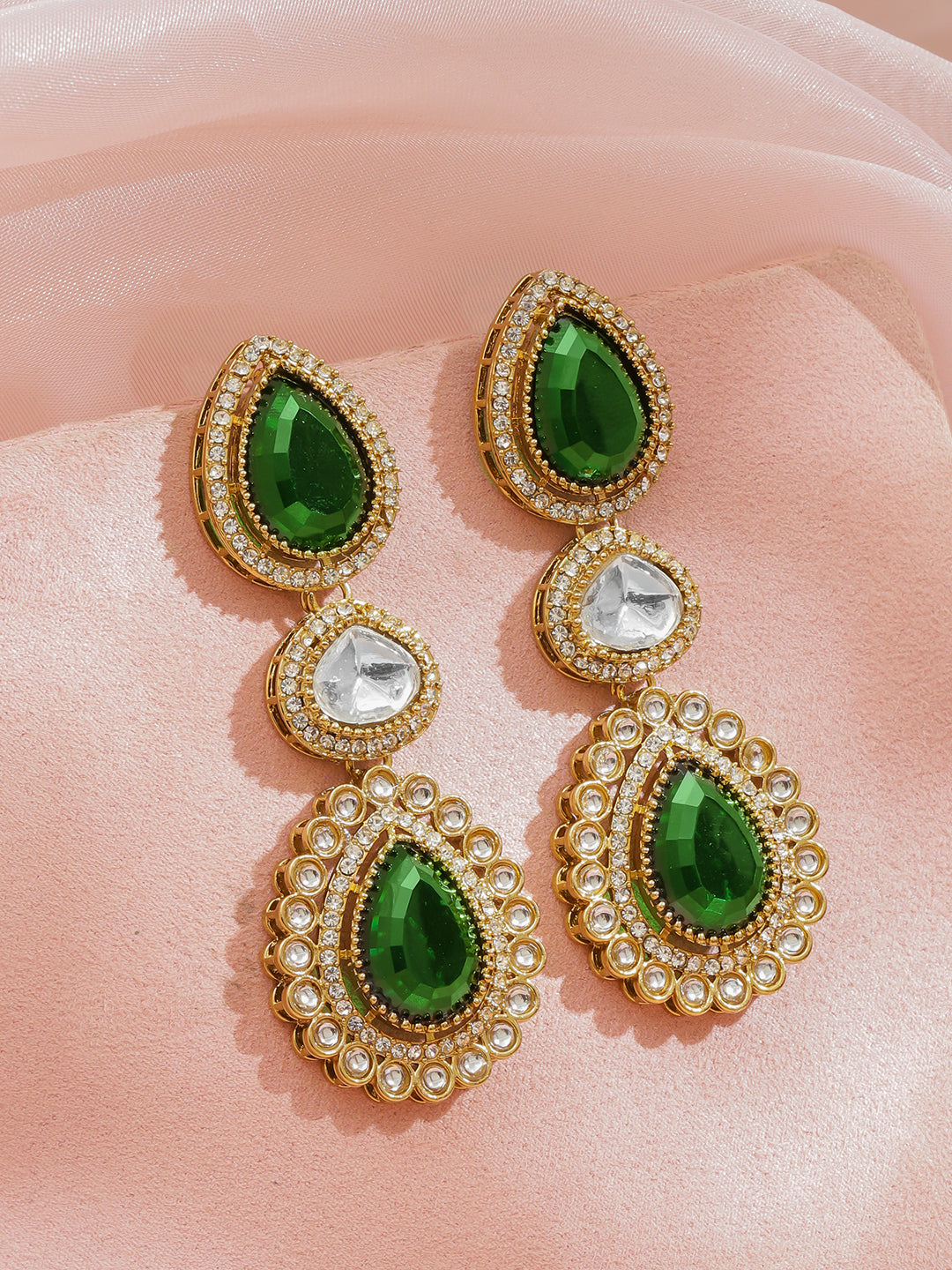 Emerald Glow Dangler Earrings フリーサイズ