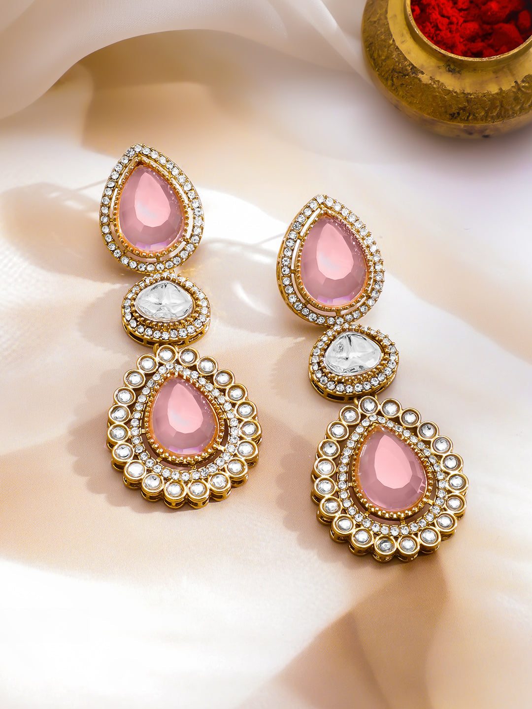 Elegant Spark Light Pink Earrings フリーサイズ