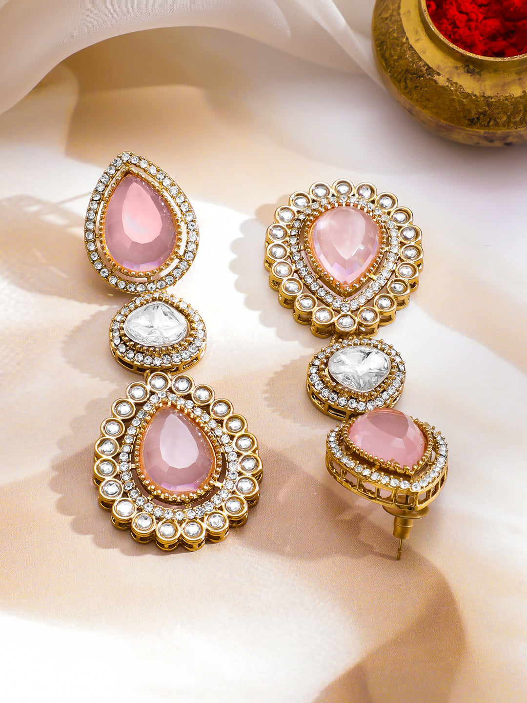 Elegant Spark Light Pink Earrings フリーサイズ