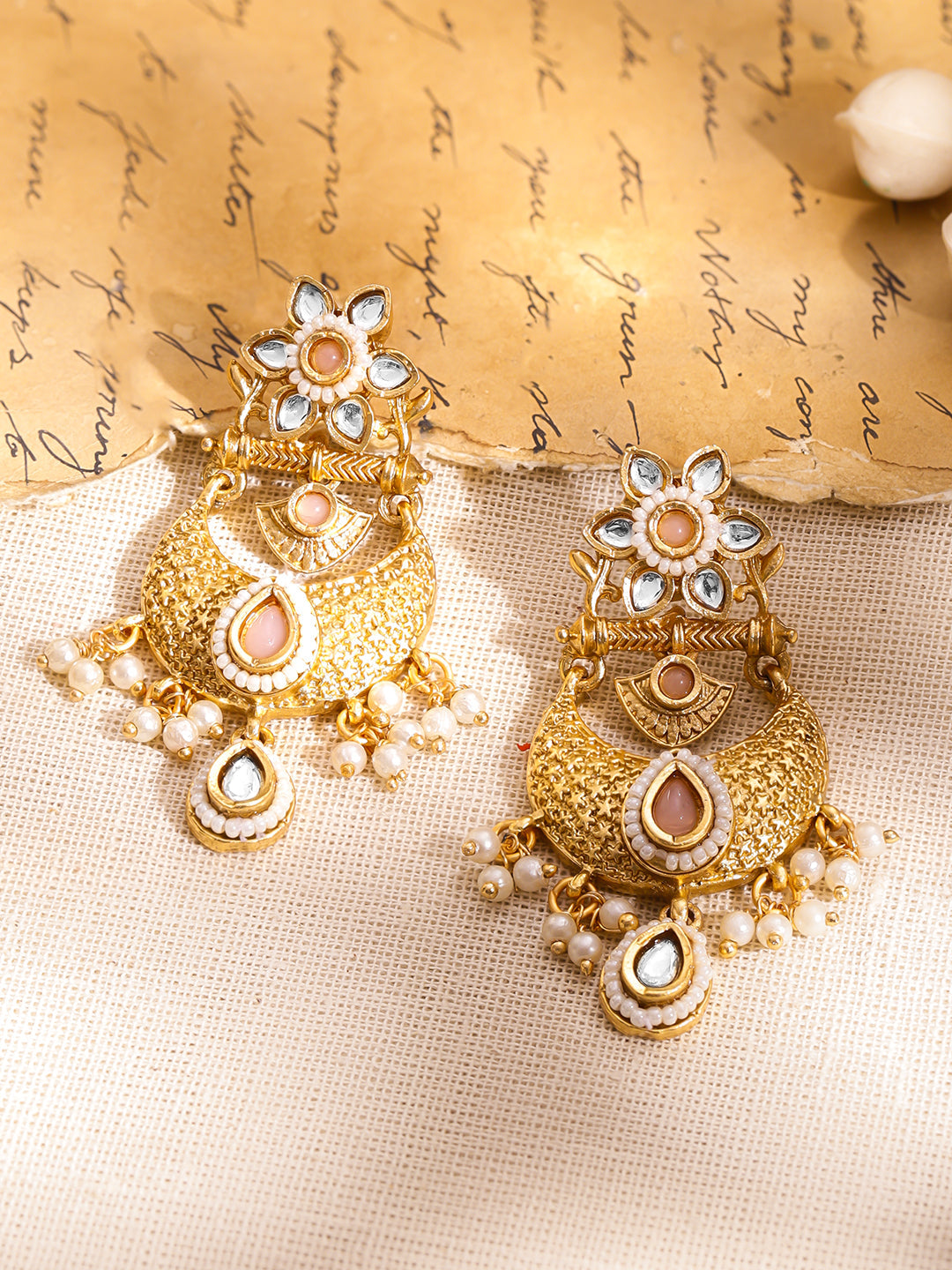 Golden Glam Light Pink Danglers フリーサイズ