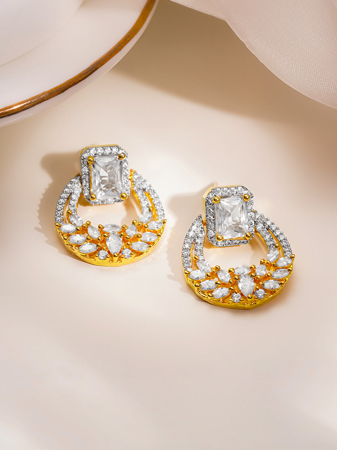 Radiant Halo Cubic Zirconia Drop Earrings フリーサイズ