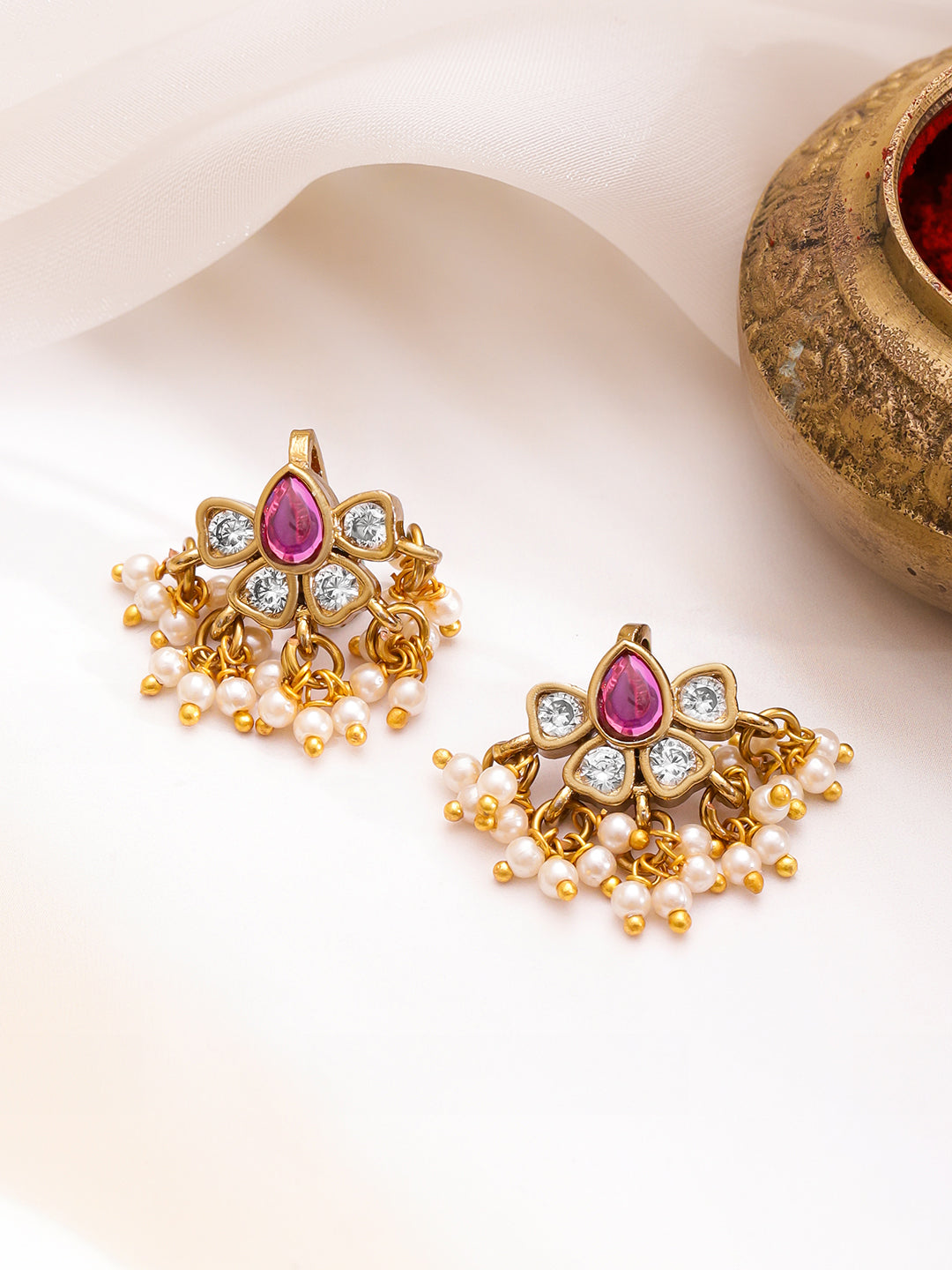 Pink Teardrop Pearl Beaded Ear Cuffs フリーサイズ