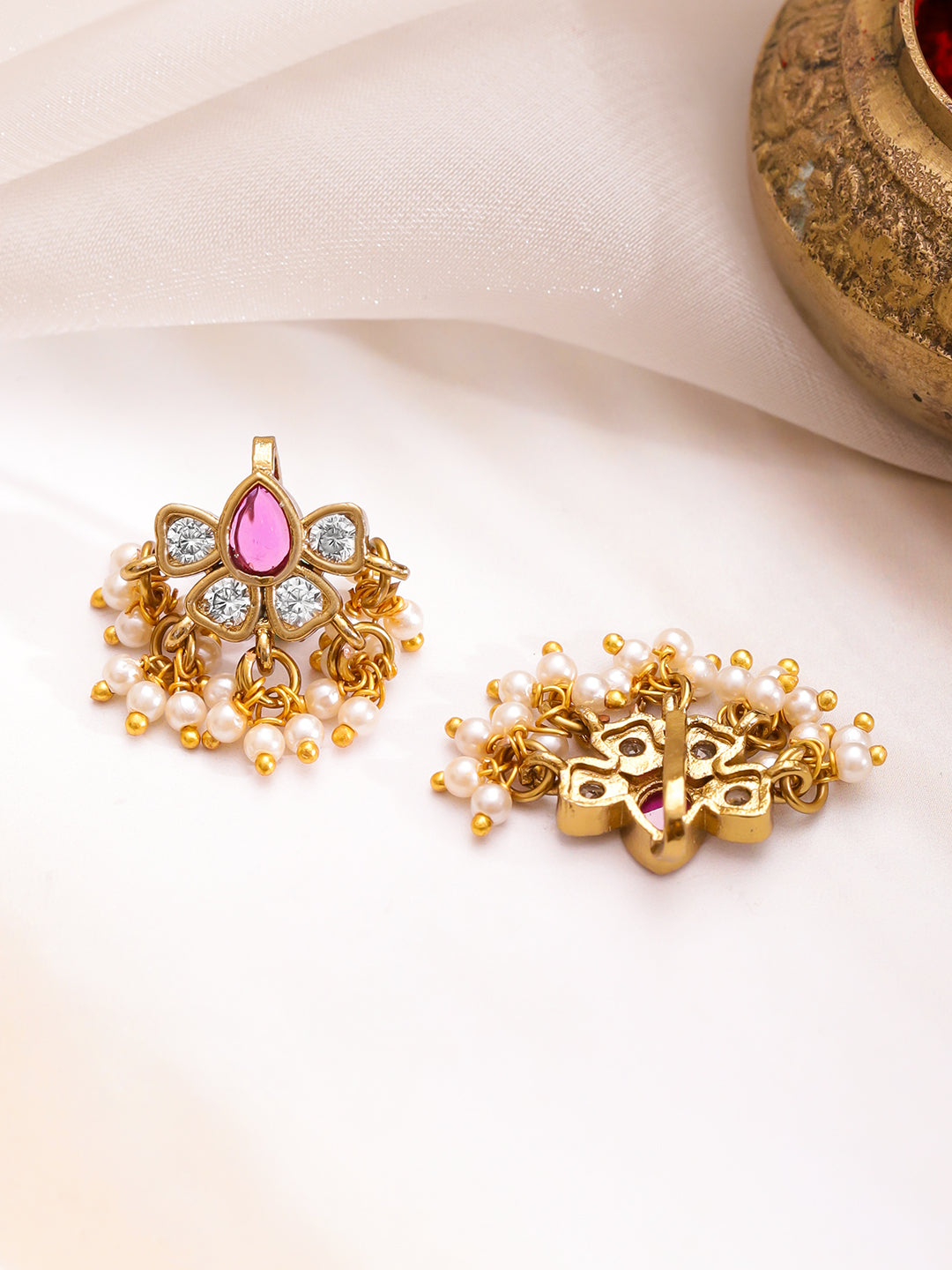 Pink Teardrop Pearl Beaded Ear Cuffs フリーサイズ