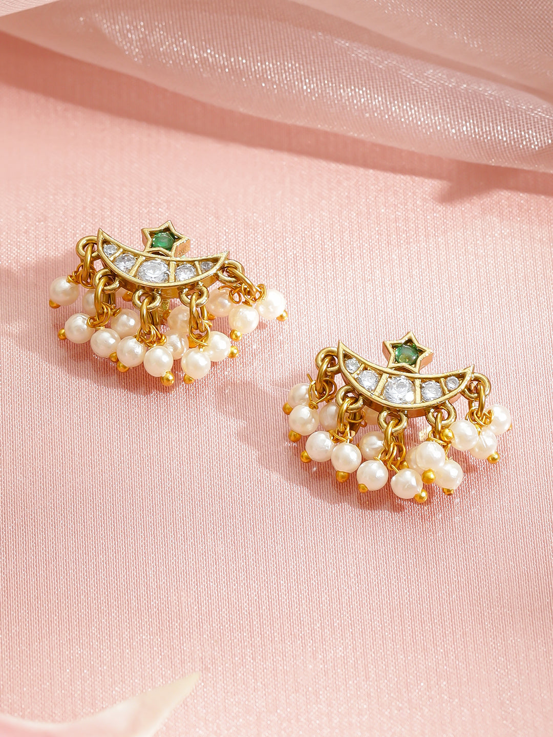Half Moon with Pearl Drops Ear Cuffs フリーサイズ