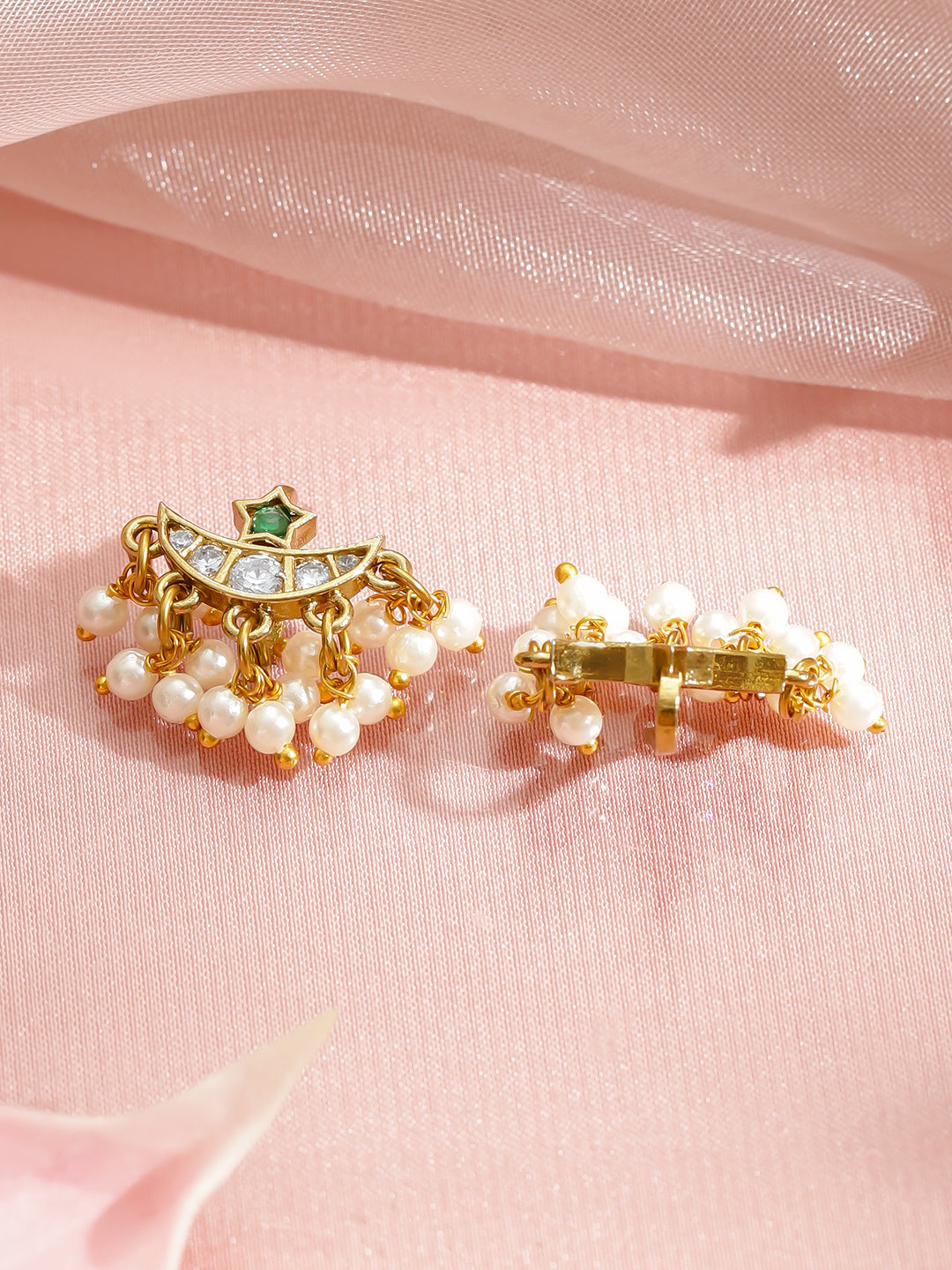 Half Moon with Pearl Drops Ear Cuffs フリーサイズ