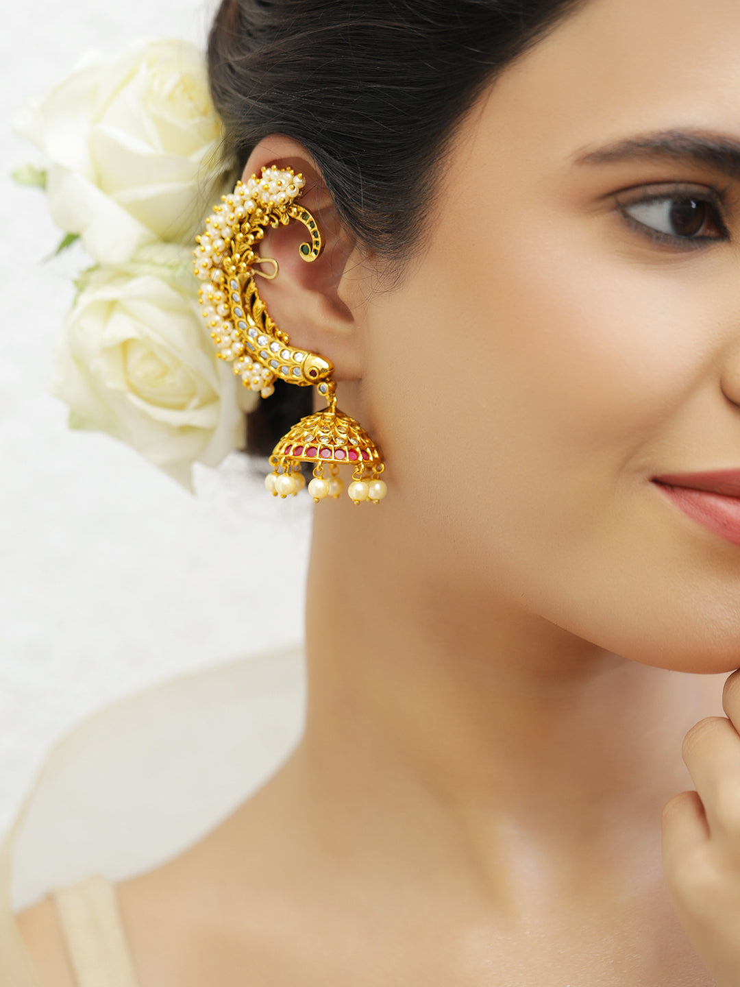 Pearl Embellished Pink Studded Ear Cuff Jhumkas フリーサイズ