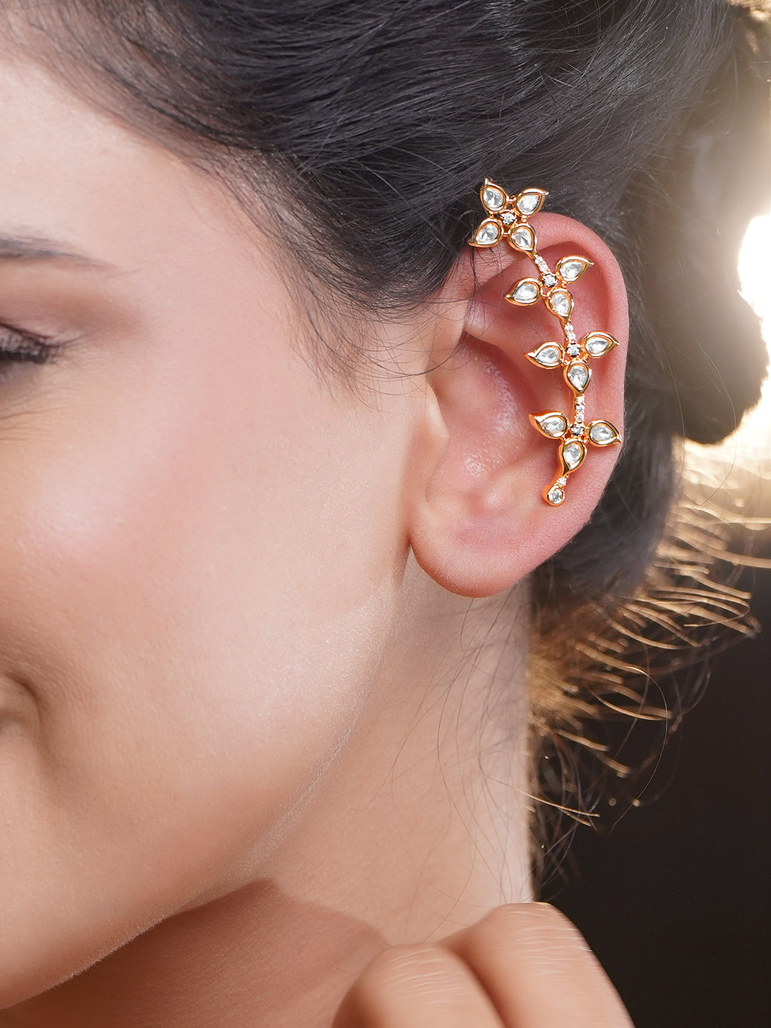 Golden Bloom Kundan Vine Ear Cuffs フリーサイズ