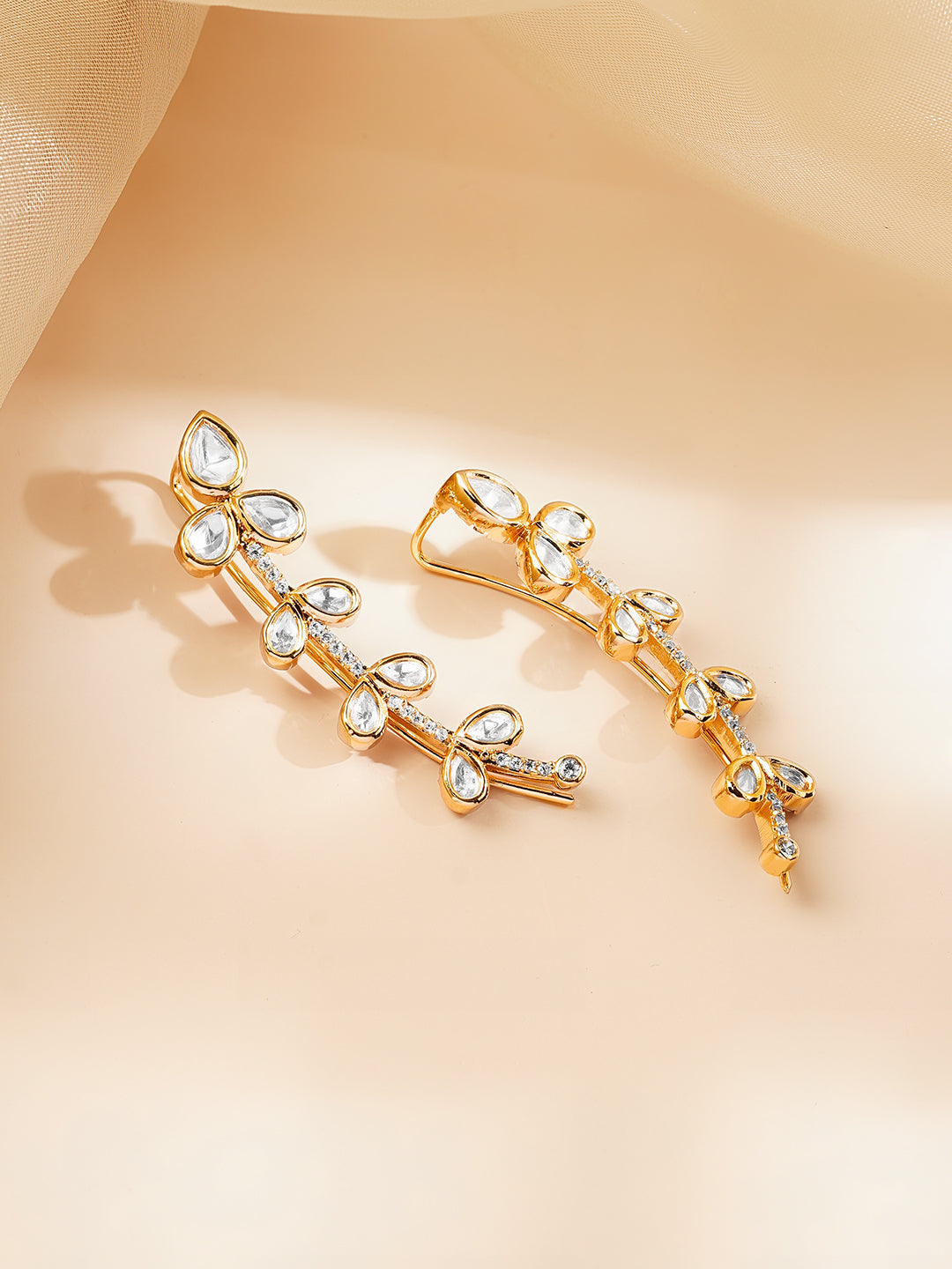 Golden Bloom Kundan Vine Ear Cuffs フリーサイズ