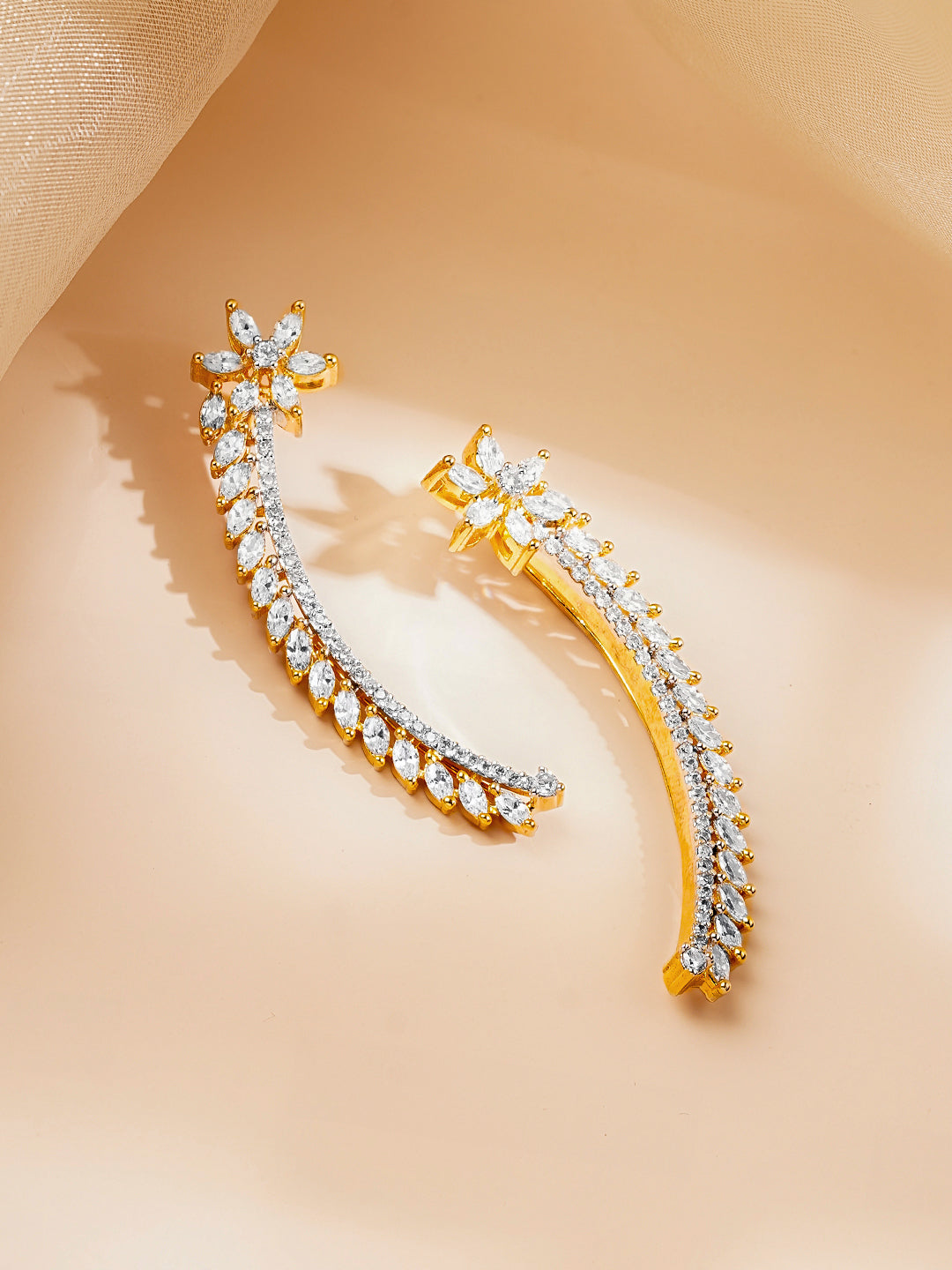 Indo Western Cubic Zirconia Ear Cuff フリーサイズ