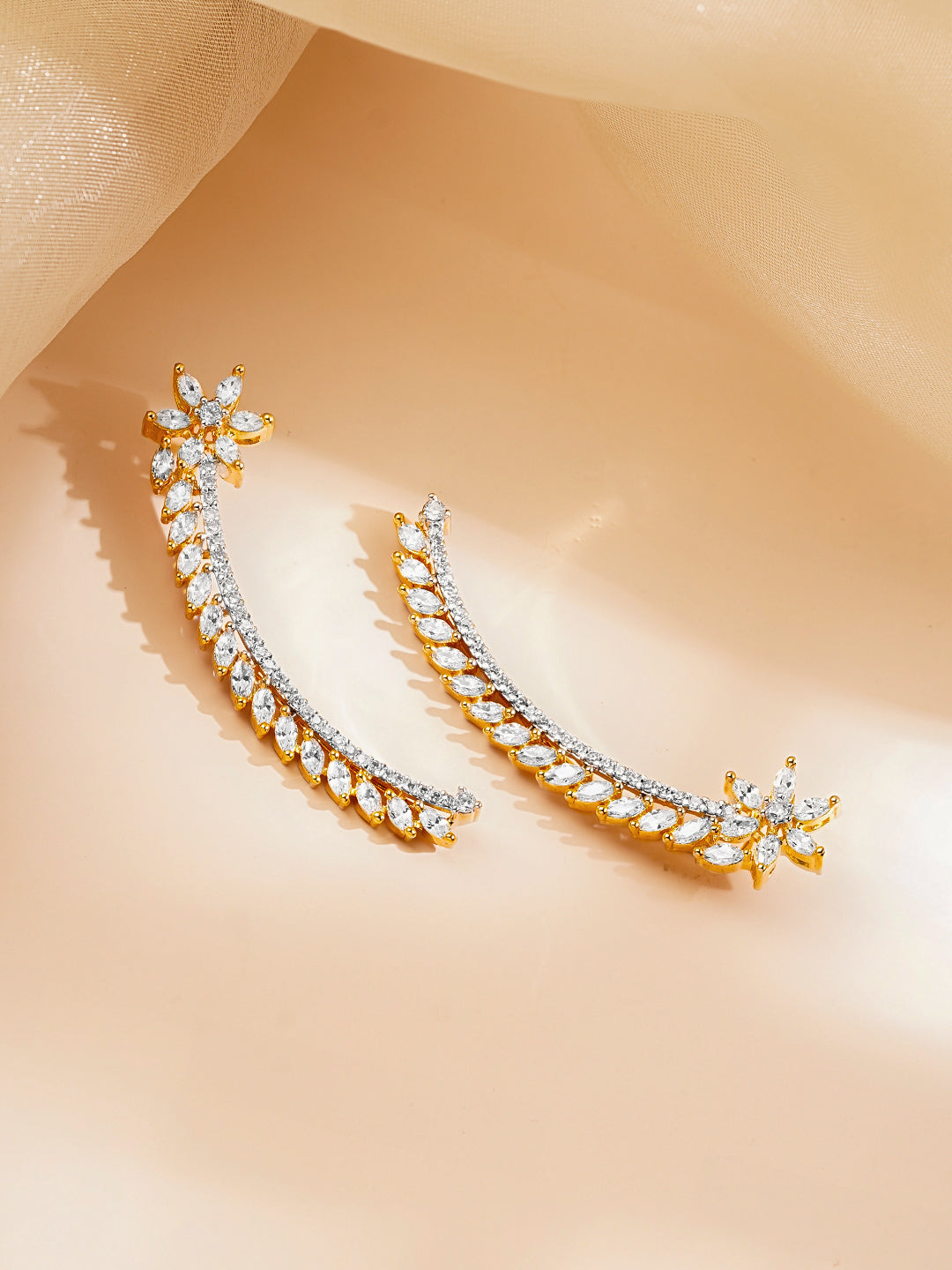 Indo Western Cubic Zirconia Ear Cuff フリーサイズ