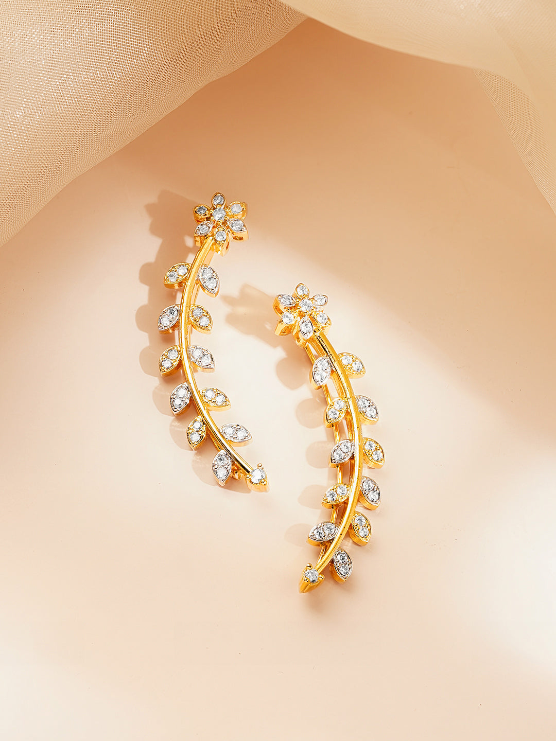 Rubans Women Gold & White Brass Cubic Zirconia Trendy 18K Gold Plated Ear Cuff フリーサイズ