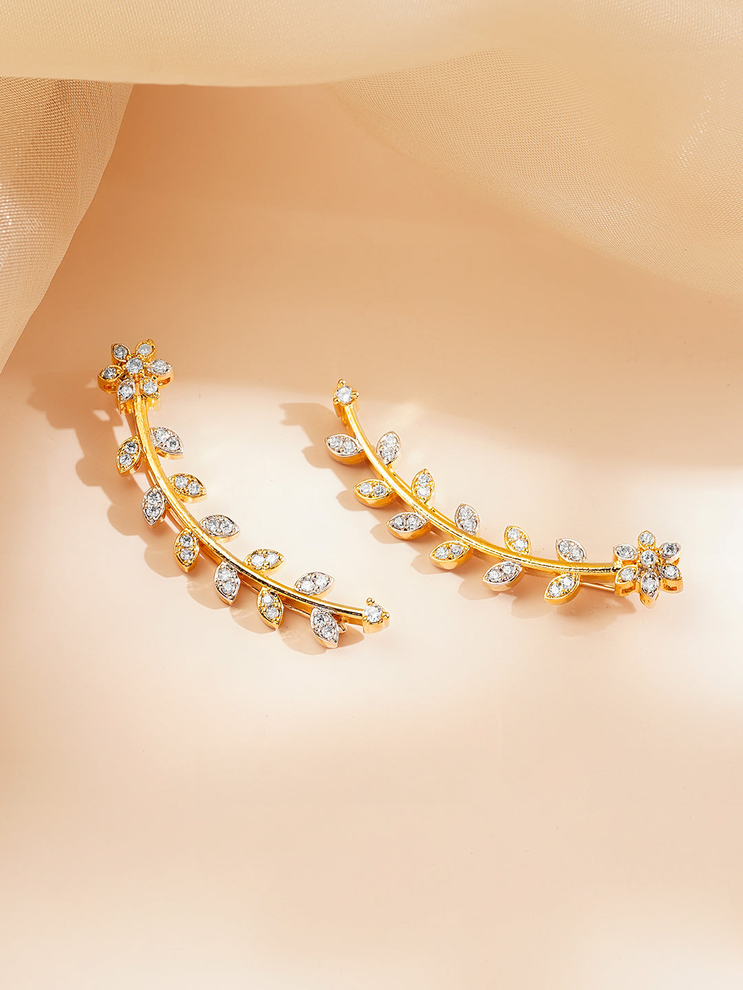 Rubans Women Gold & White Brass Cubic Zirconia Trendy 18K Gold Plated Ear Cuff フリーサイズ