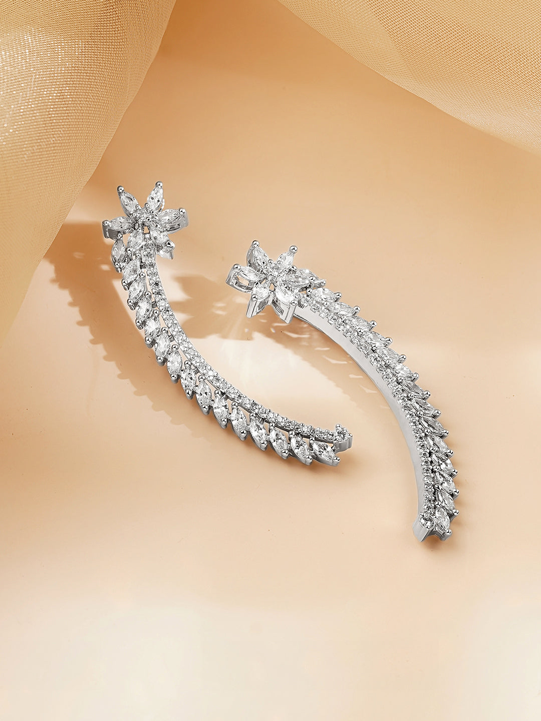 Contemporary Silver Statement Ear Cuff フリーサイズ