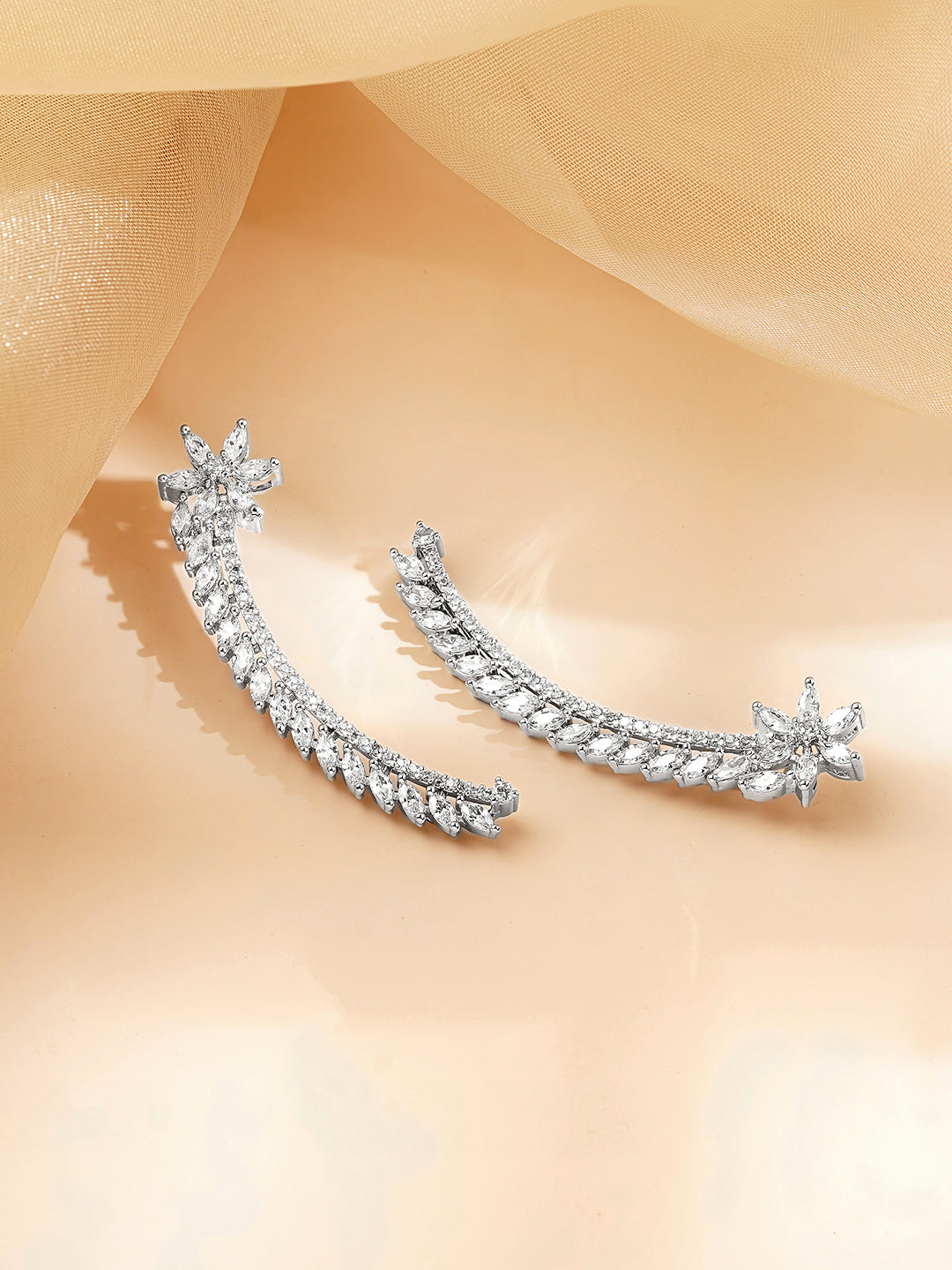 Contemporary Silver Statement Ear Cuff フリーサイズ