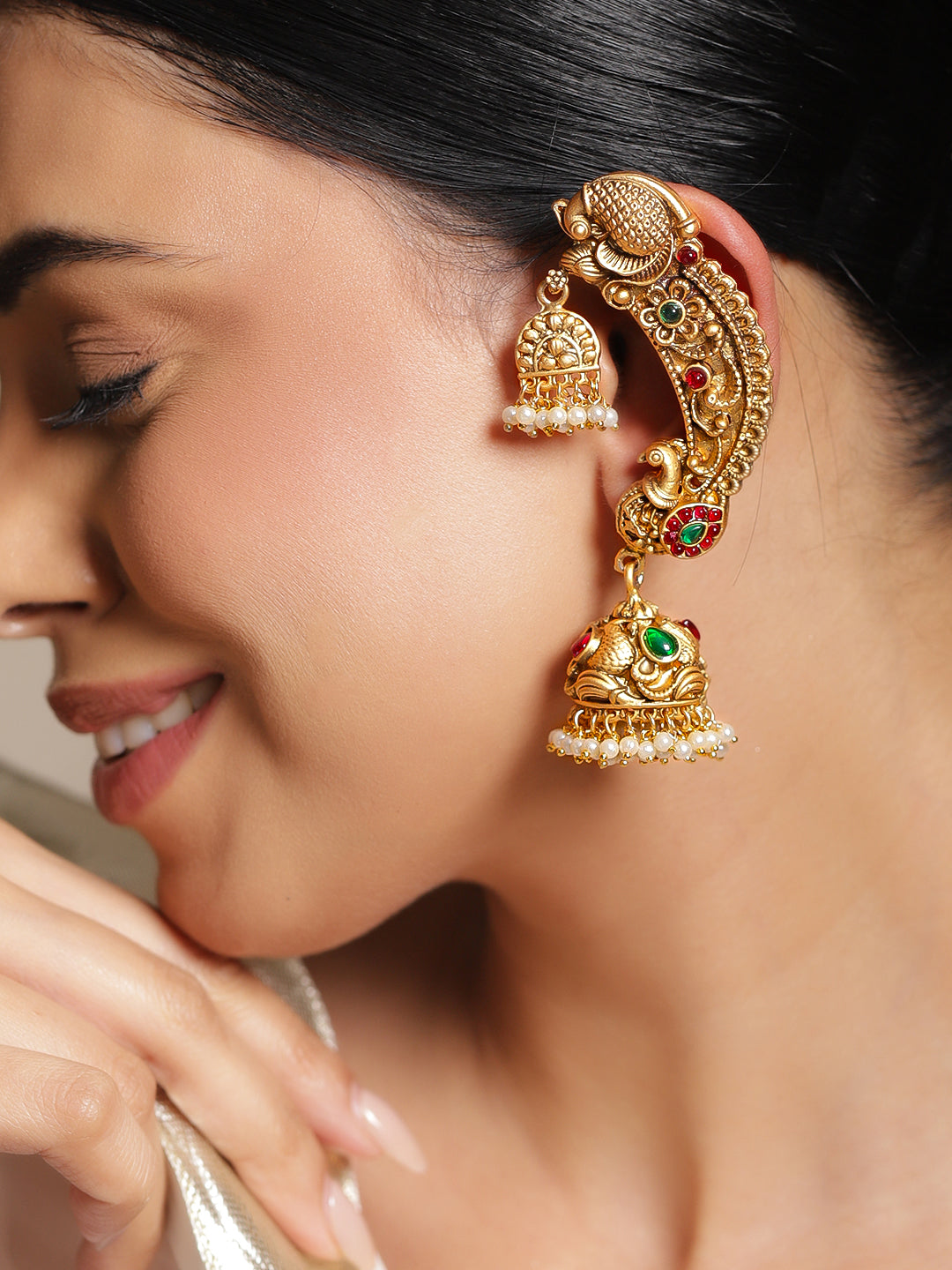 Peacock Motif Pearl Drop Gold Toned Jhumkas フリーサイズ