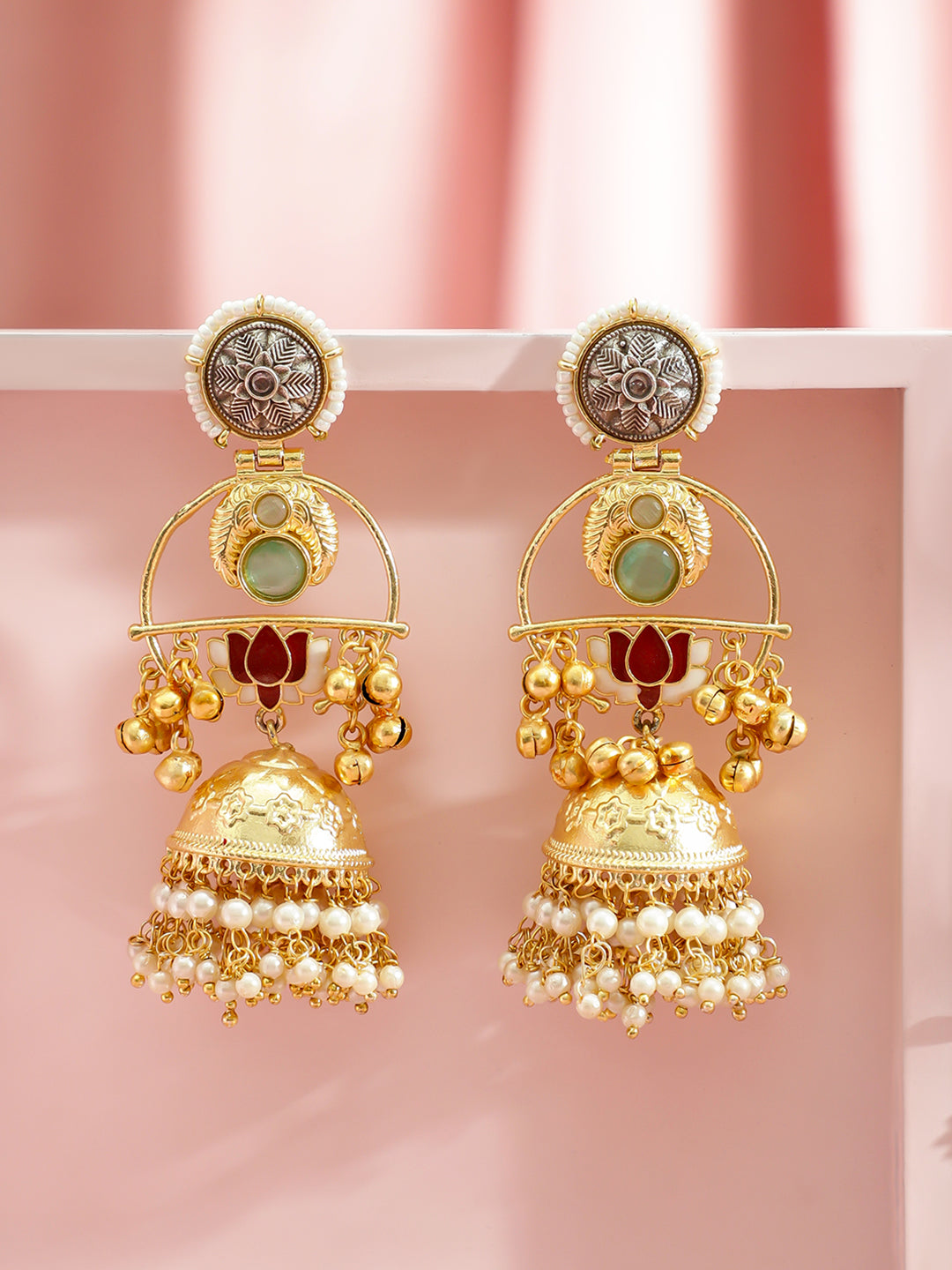 Multicolor Pearl Embellished Gold Kashmiri Jhumkas フリーサイズ