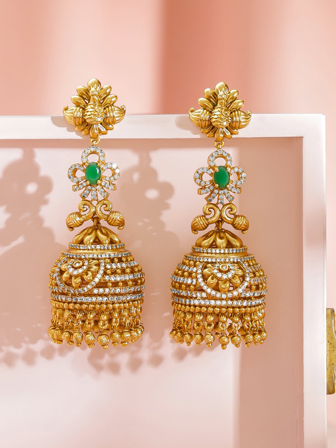 Green & White Studded Gold Drop Jhumkas フリーサイズ