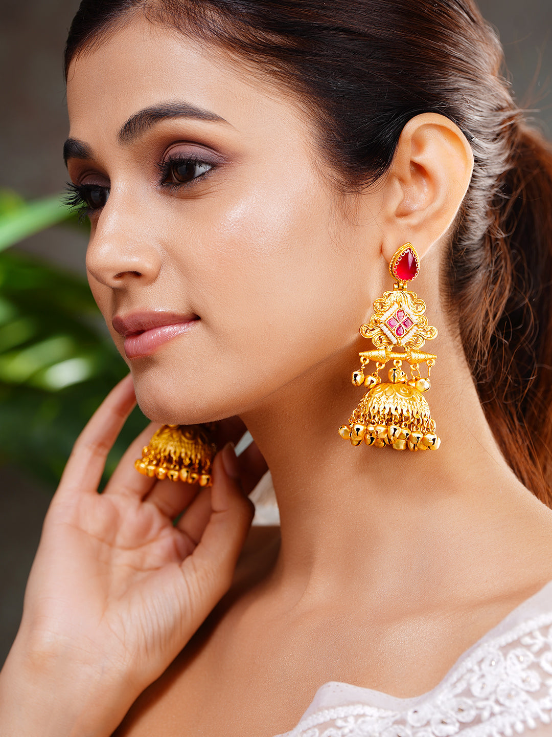 Heritage Gold Beaded Statement Jhumkas フリーサイズ