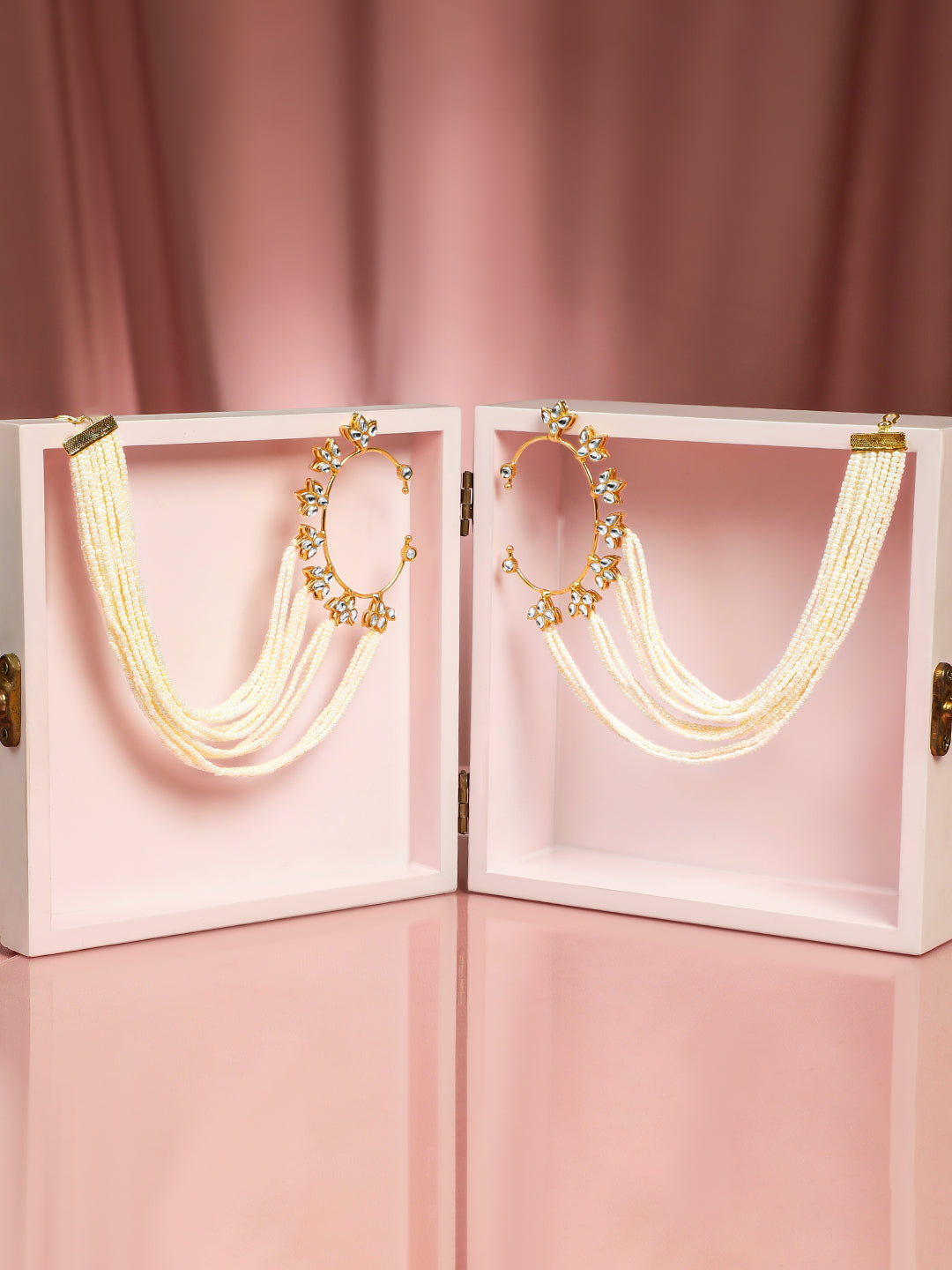 Luxurious Pearl Ear Cuffs with Kaan Chain Gold