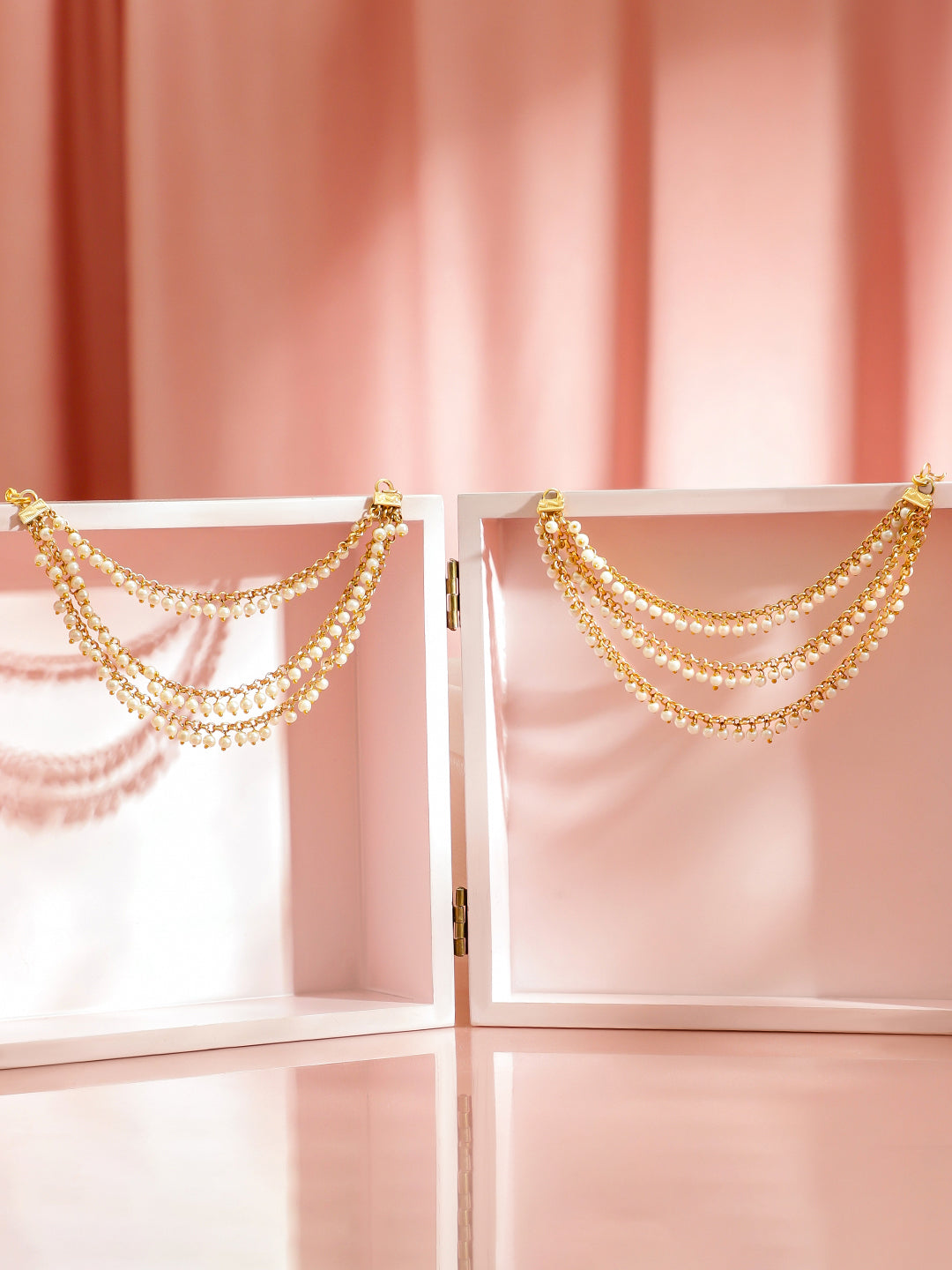 Pearl Embellished Triple Layered Gold Kaan Chain フリーサイズ