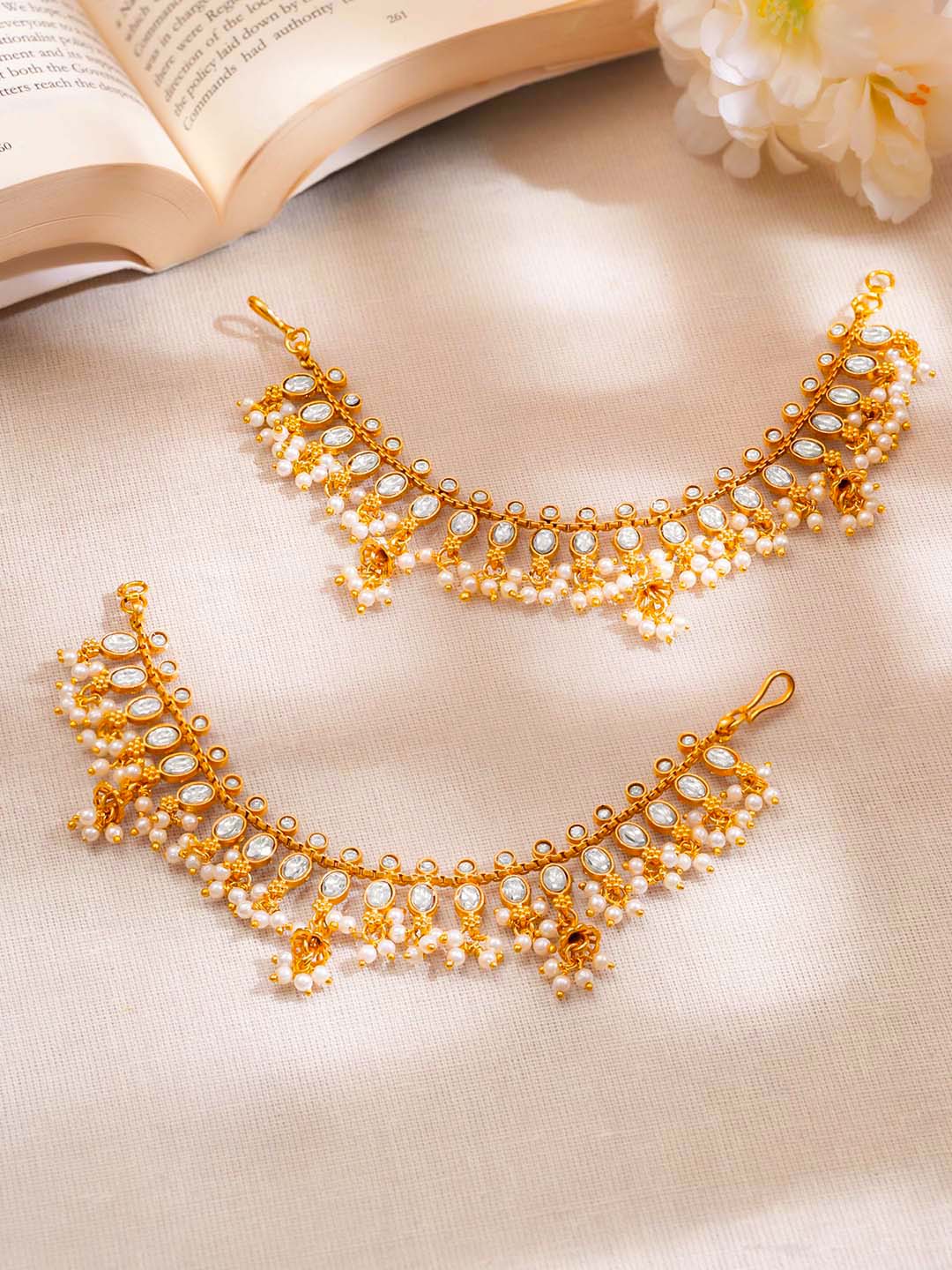 Gold Plated Brass Kundan Glass Pearl Ear Kaan Chain Earrings フリーサイズ