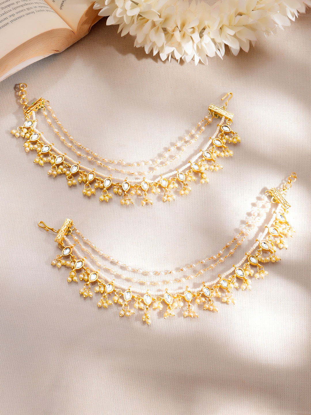 【Rubans】 Set of 2 Gold Plated Pearl Beaded Kundan Layered Kaan Chain｜ゴールドメッキ パールビーズ クンダン レイヤード カーンチェーン イヤリング（左右2本セット）
