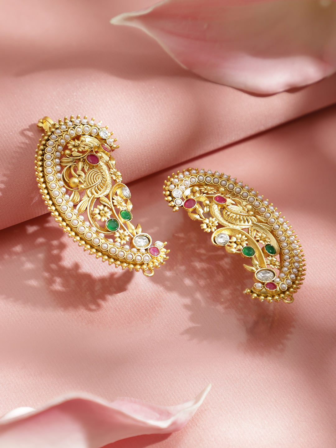 Peacock Motif Gold Toned Ear Cuffs フリーサイズ