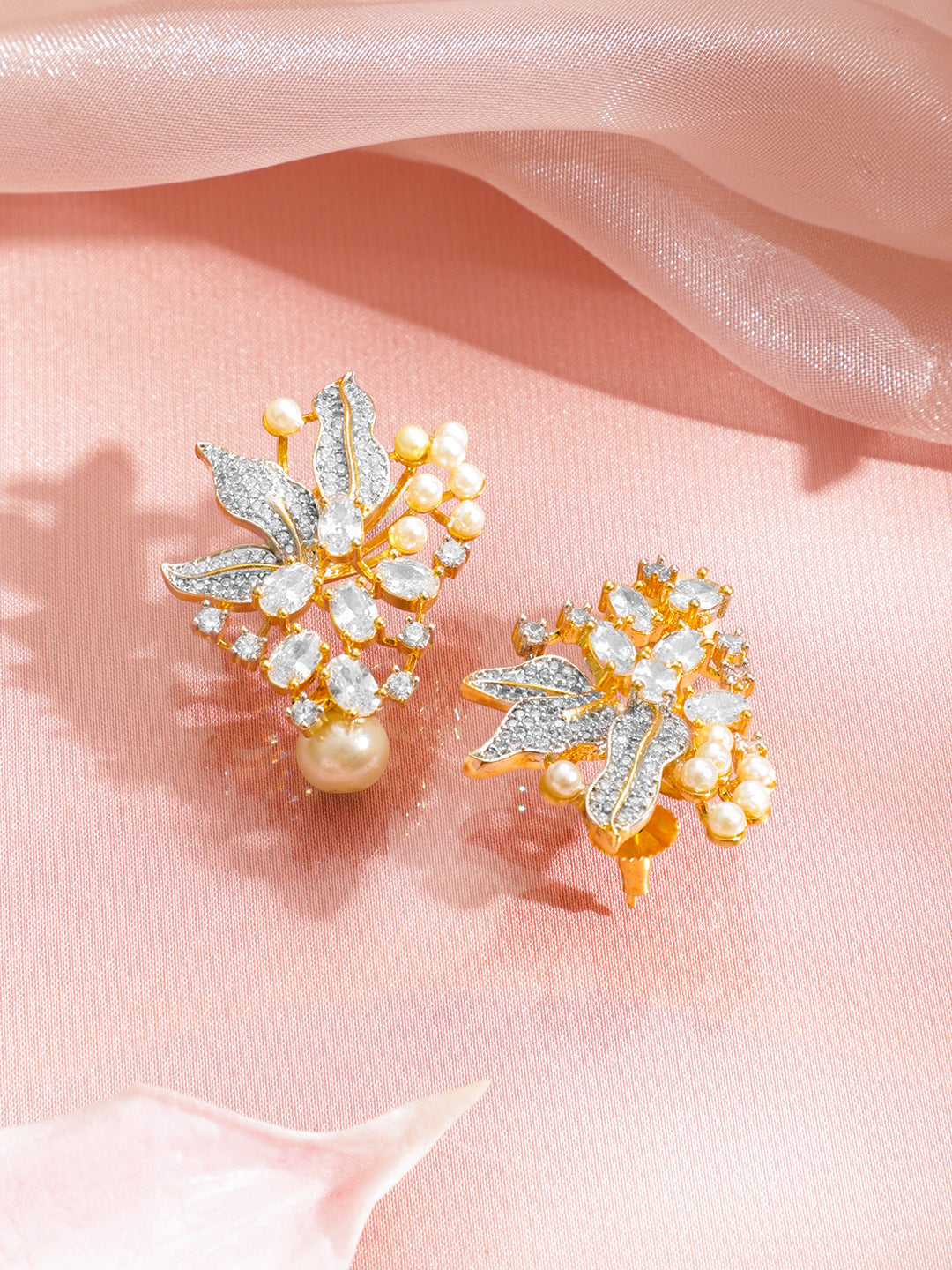 American Diamond Zirconia Pearl Beaded Stud Earrings フリーサイズ
