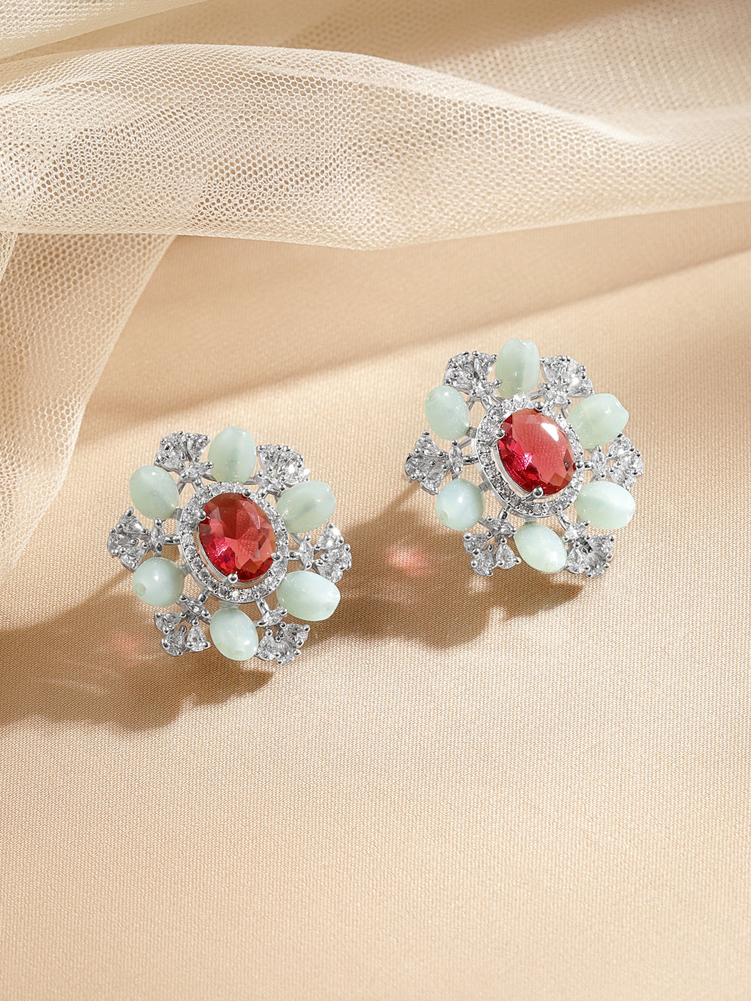 Crystal Bloom Ruby Red Studs フリーサイズ