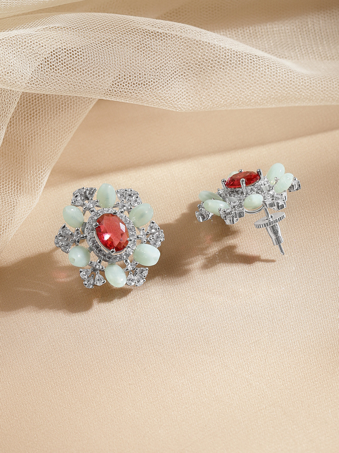 Crystal Bloom Ruby Red Studs フリーサイズ