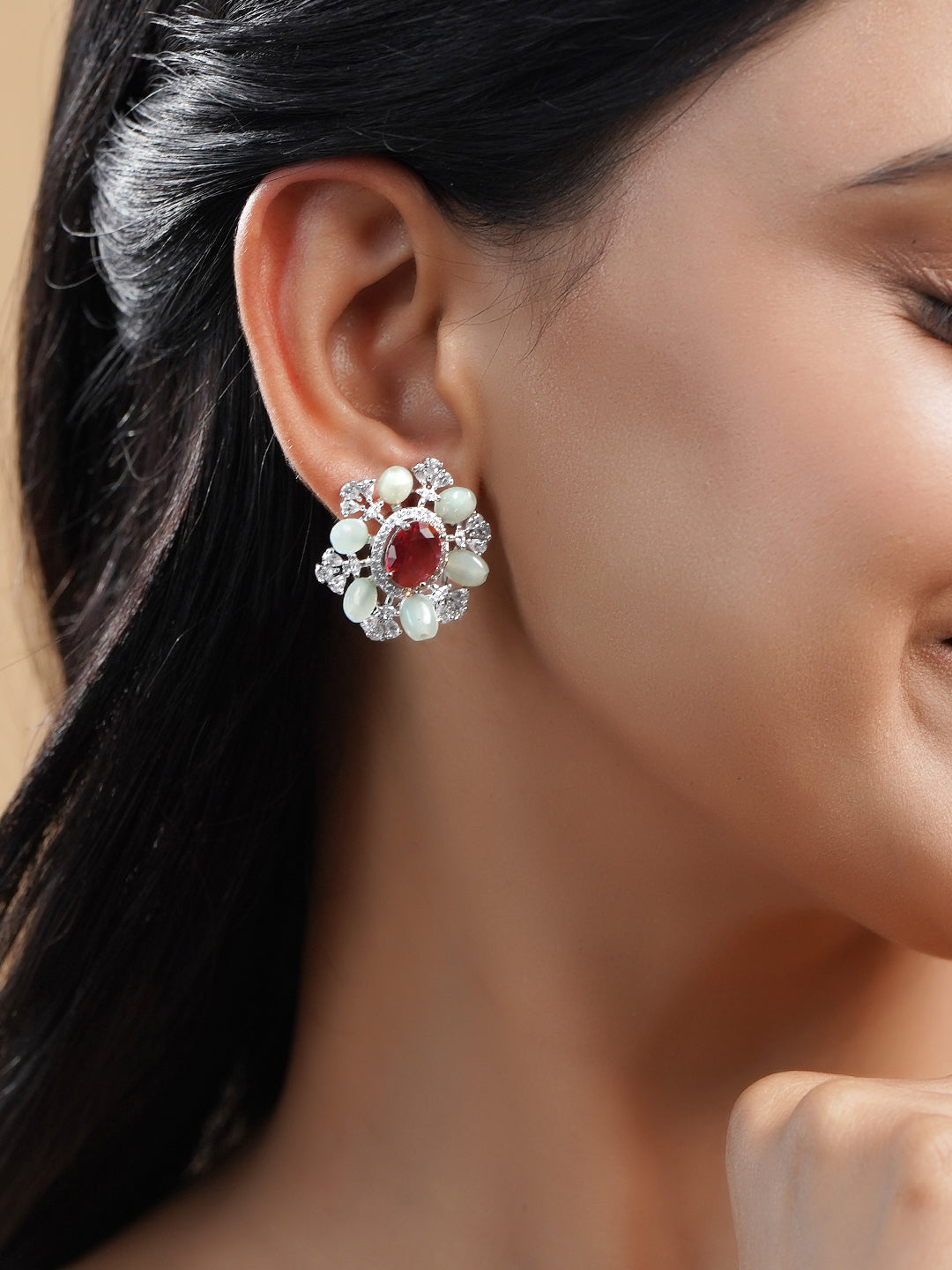 Crystal Bloom Ruby Red Studs フリーサイズ