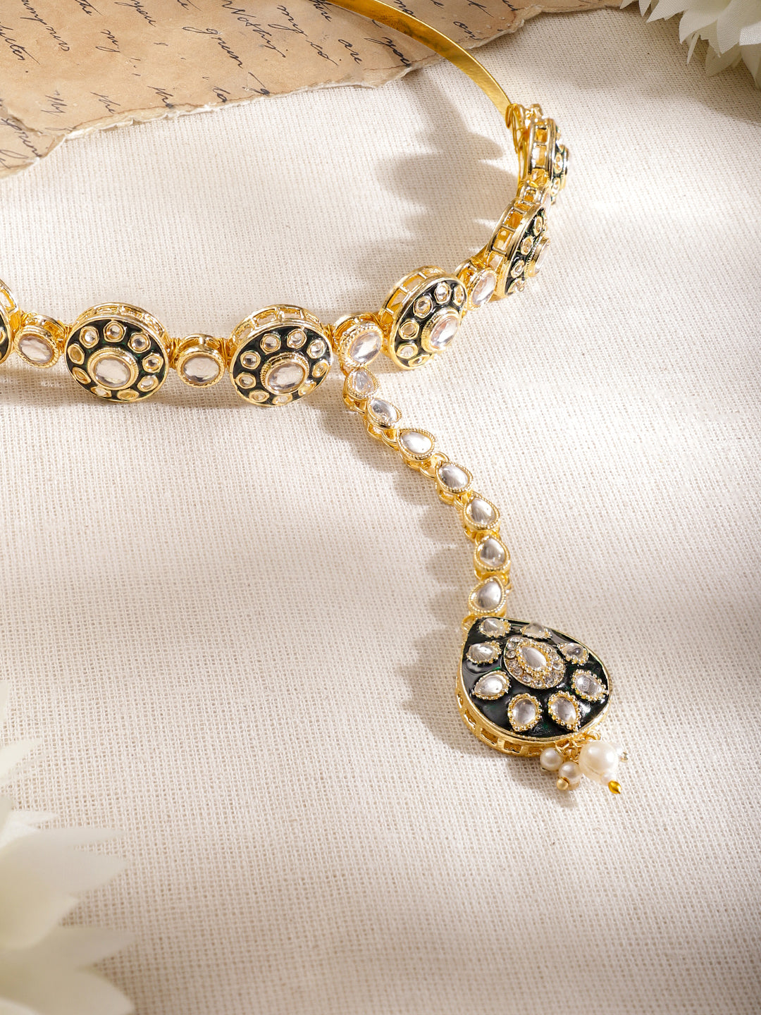 Elegant White & Green Kundan Mathapatti フリーサイズ