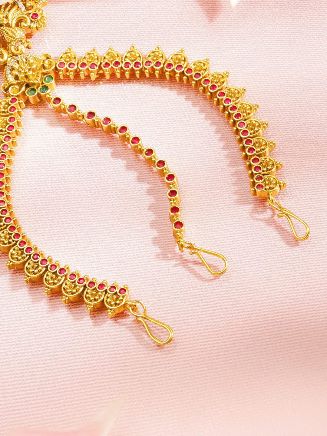 Red Studded Gold Toned Mathapatti フリーサイズ