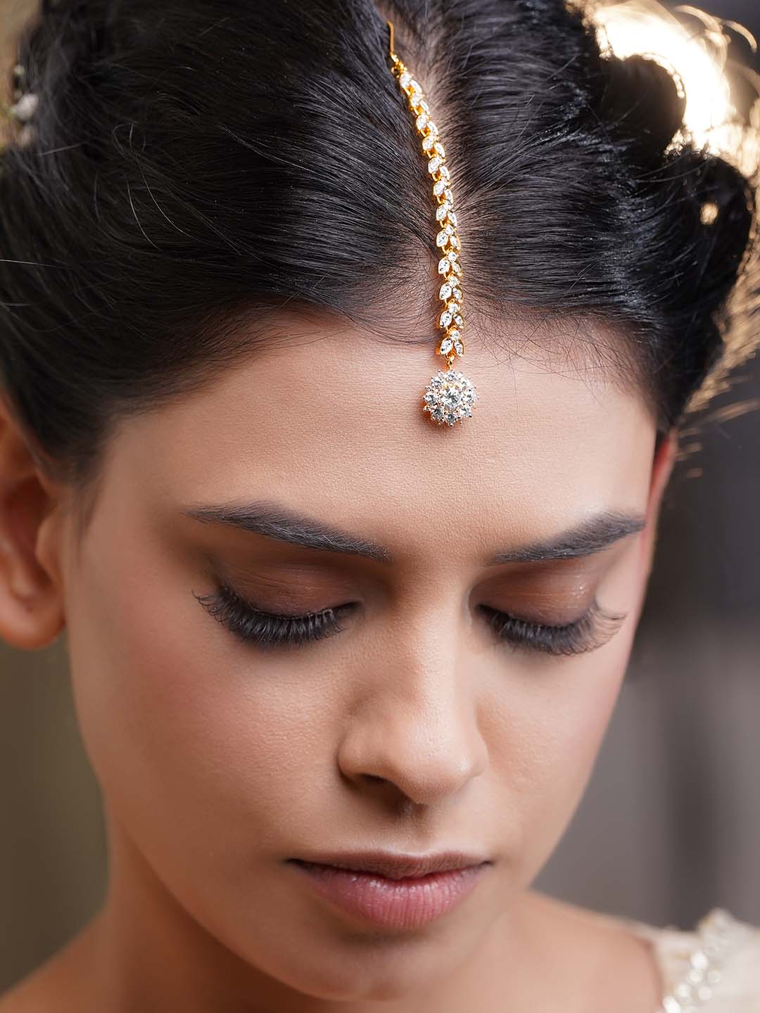 Rubans 18K Gold Plated Brass Cascading Cubic Zirconia Floral Drop Maangtikka フリーサイズ