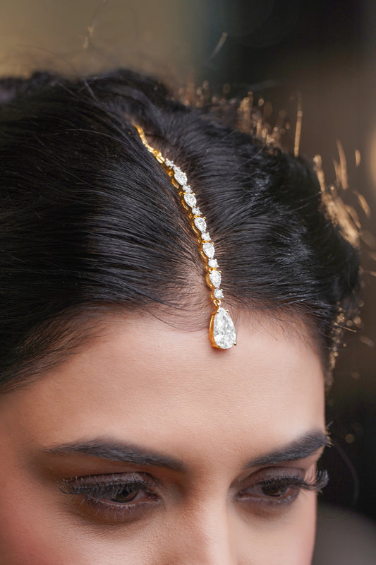 Festive Glow American Diamond Teardrop Maangtikka フリーサイズ