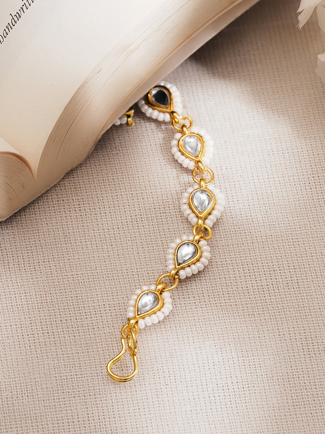 Kundan Pearl Crescent Festive Maangtikka フリーサイズ