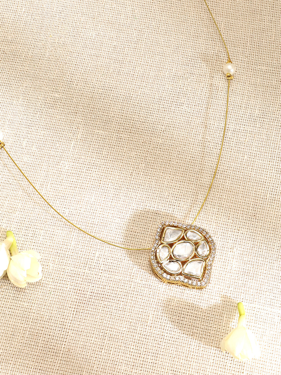 Alluring American Diamond Zirconia & Kundan Studded Pendant Necklace フリーサイズ